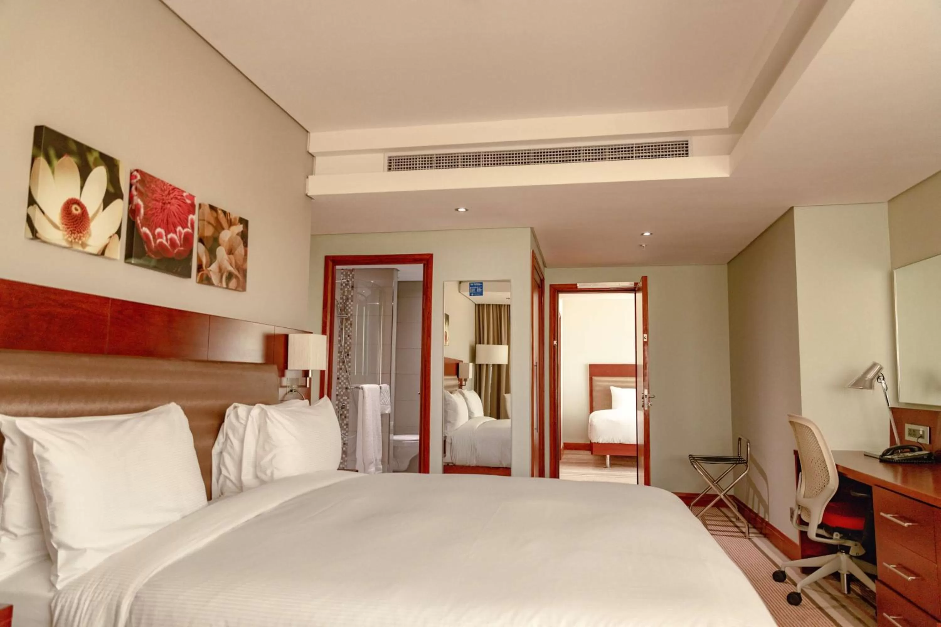 Bedroom in Hilton Garden Inn Society Business Park