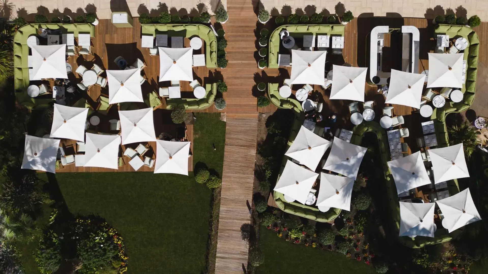 Garden, Banquet Facilities in Mondrian Cannes