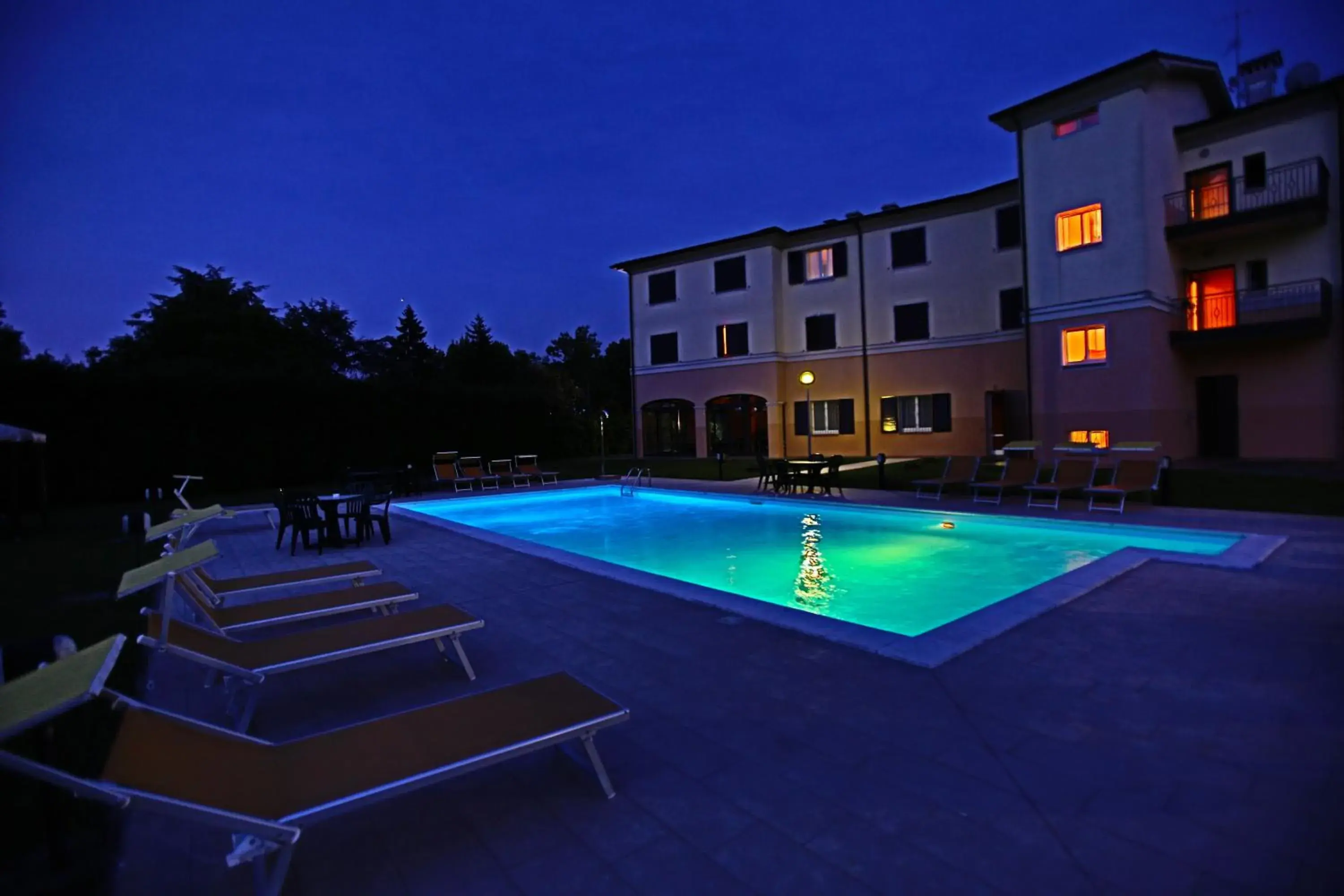 Property building, Swimming Pool in Hotel Le Ville