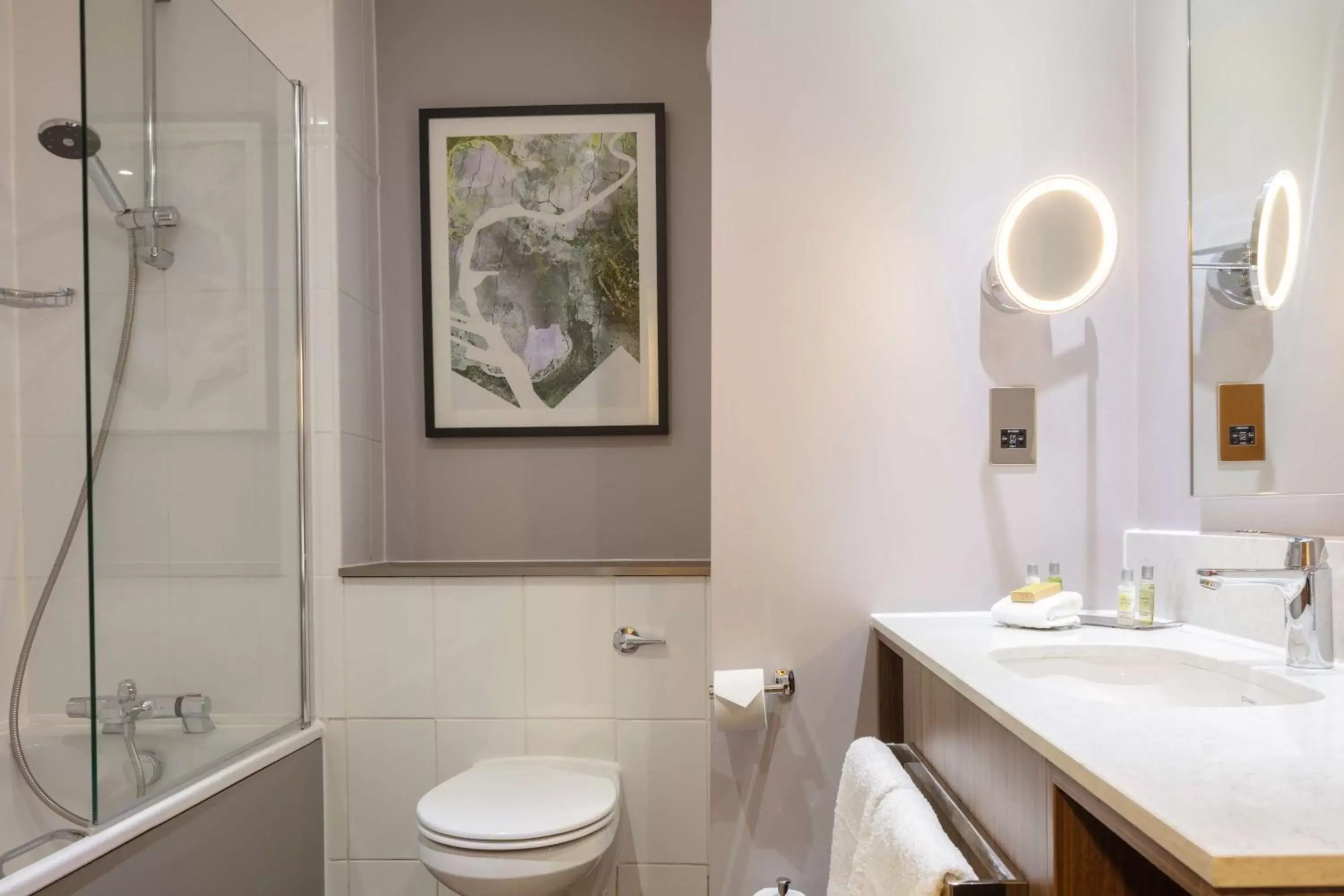 Toilet, Bathroom in DoubleTree by Hilton Edinburgh Airport