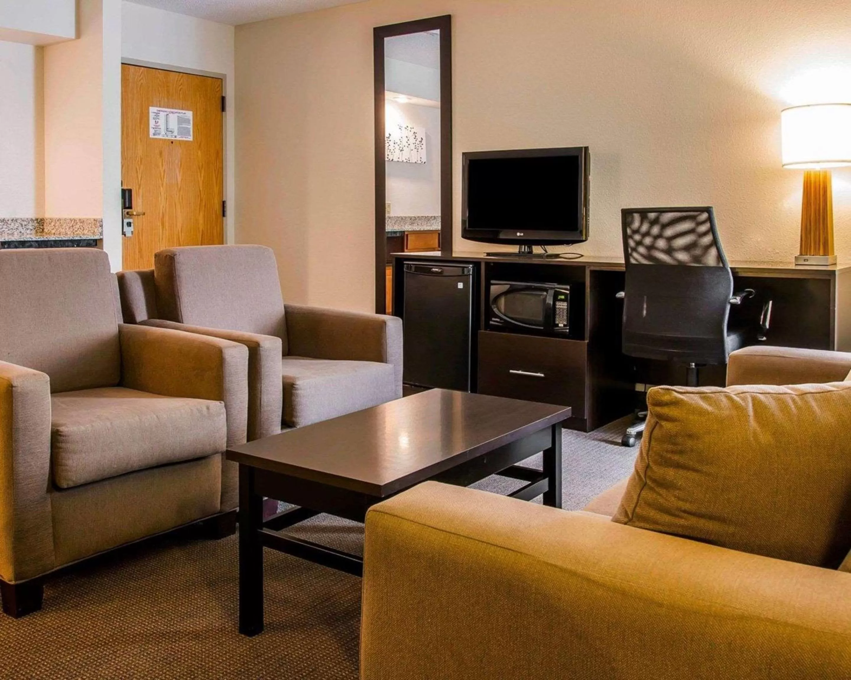 Photo of the whole room in Sleep Inn