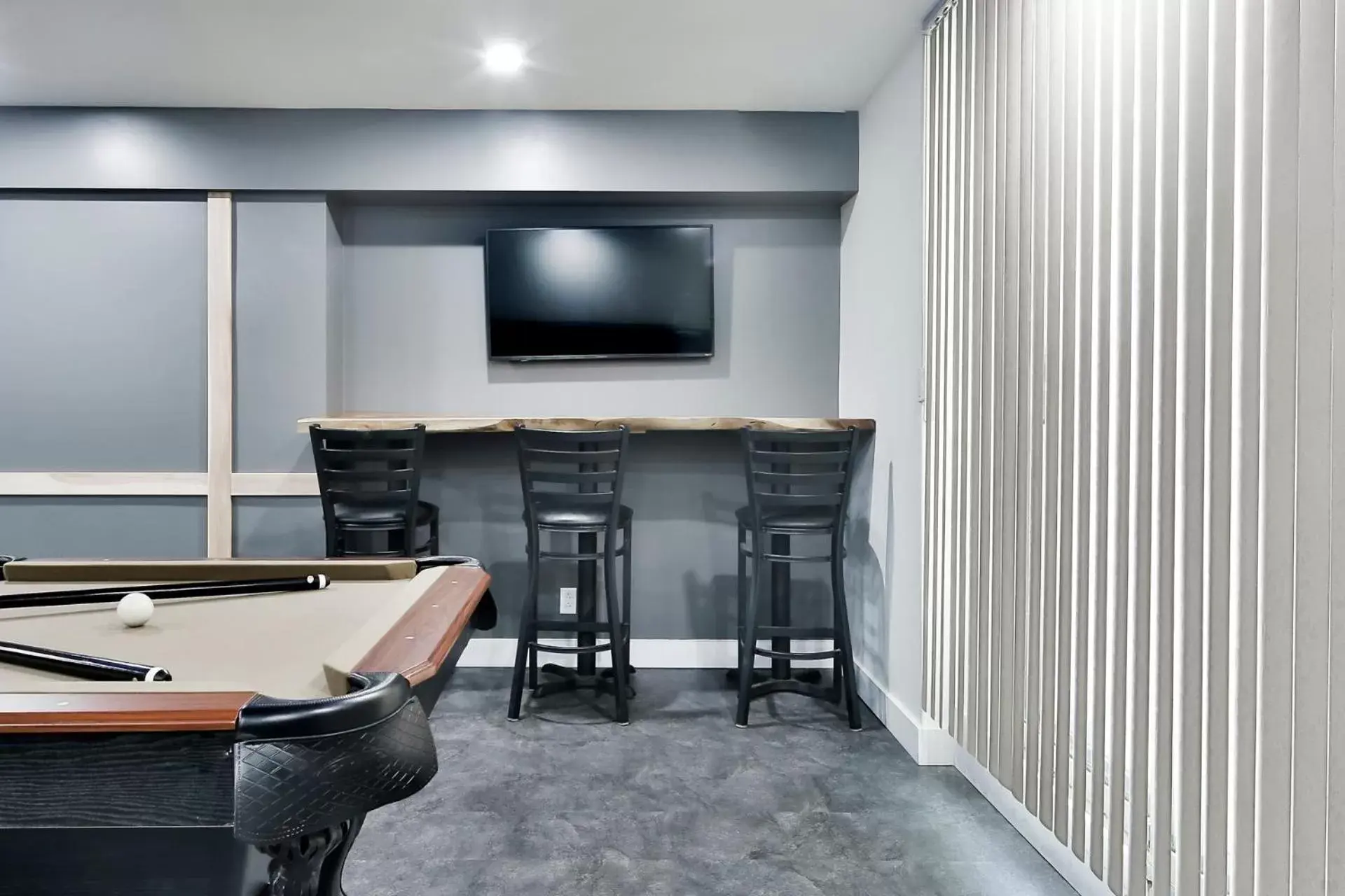 Dining area, TV/Entertainment Center in Hygie Boutique Hotel