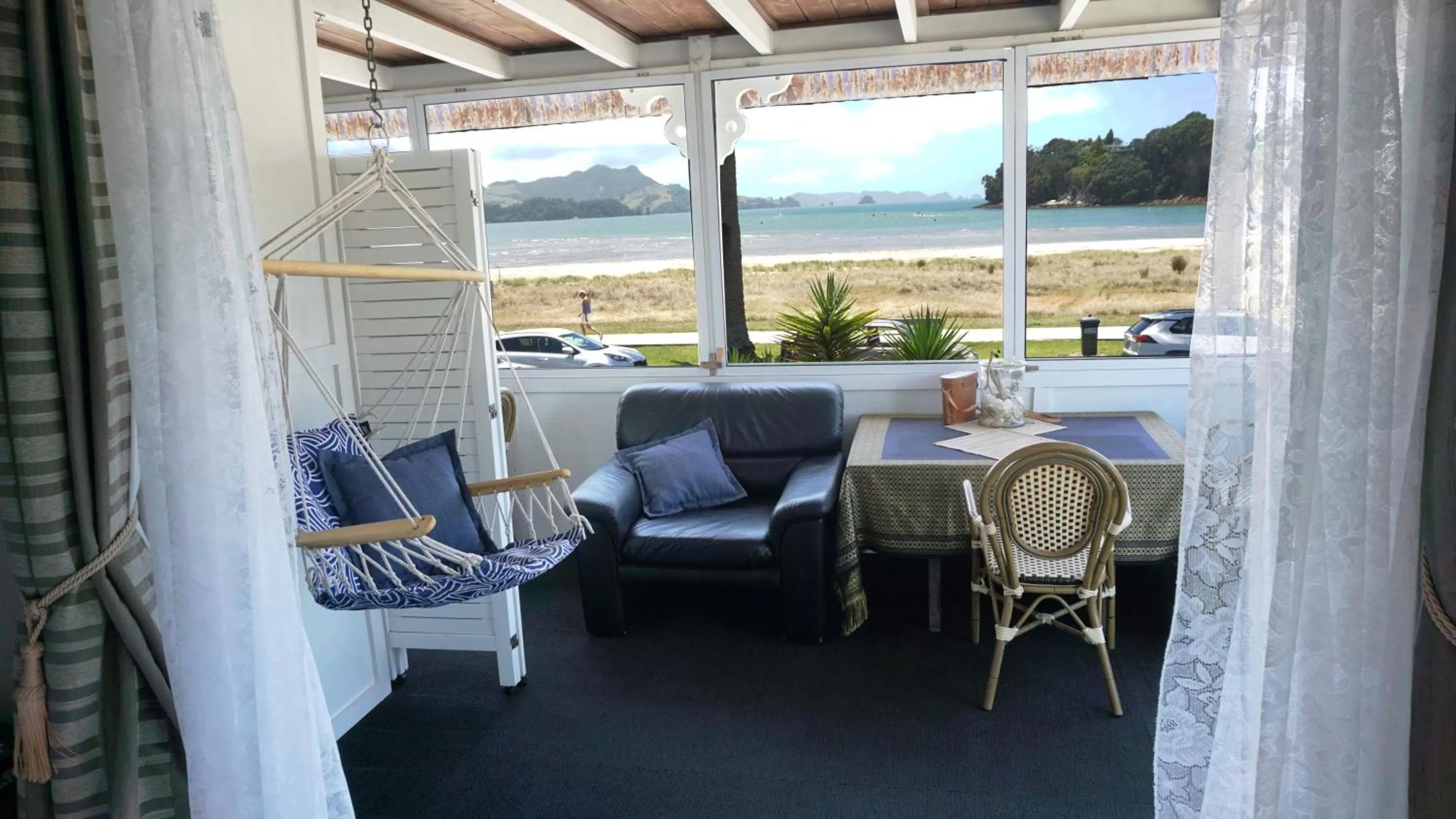 Nana Glads Beachfront Accommodation