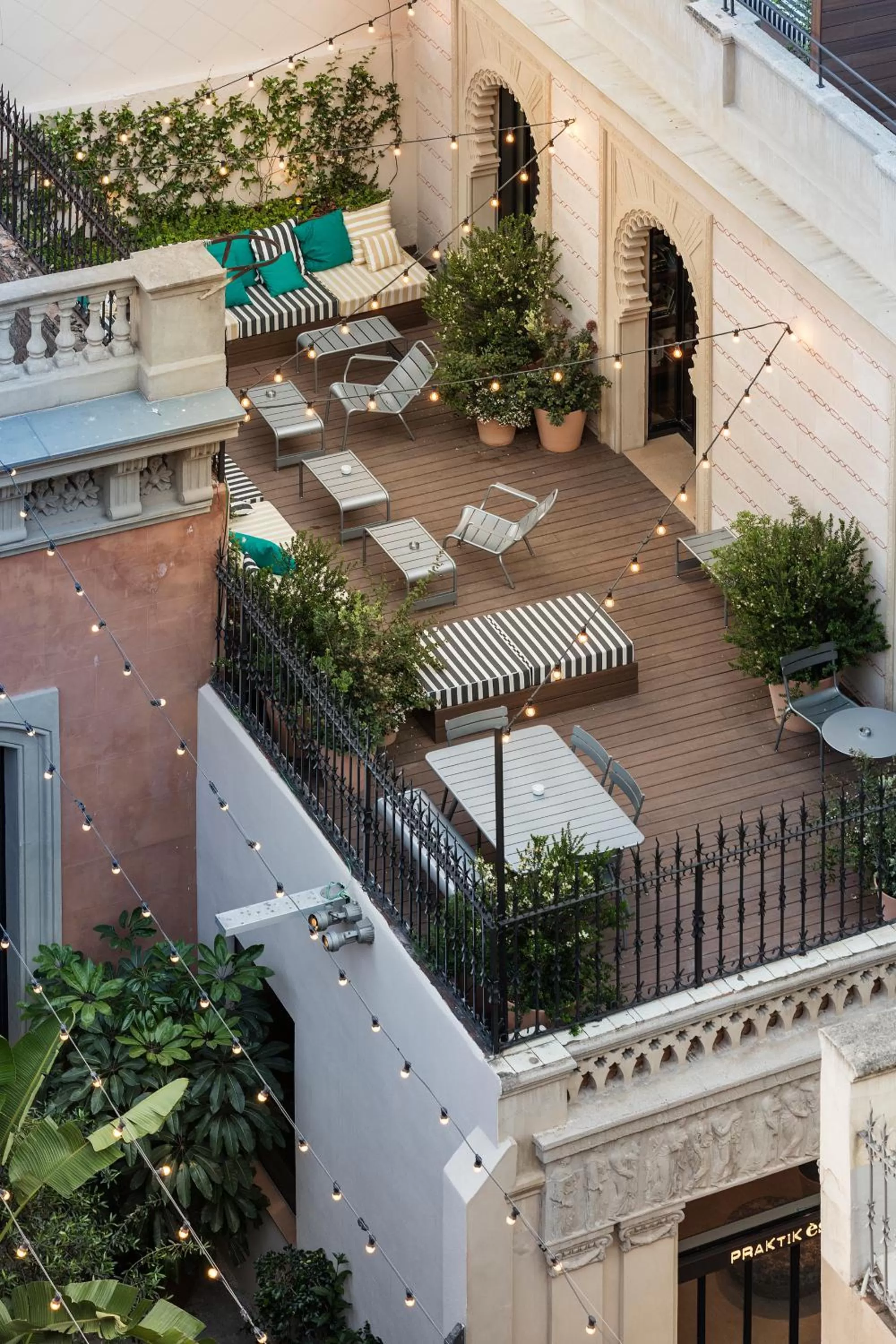 Patio in Praktik Èssens