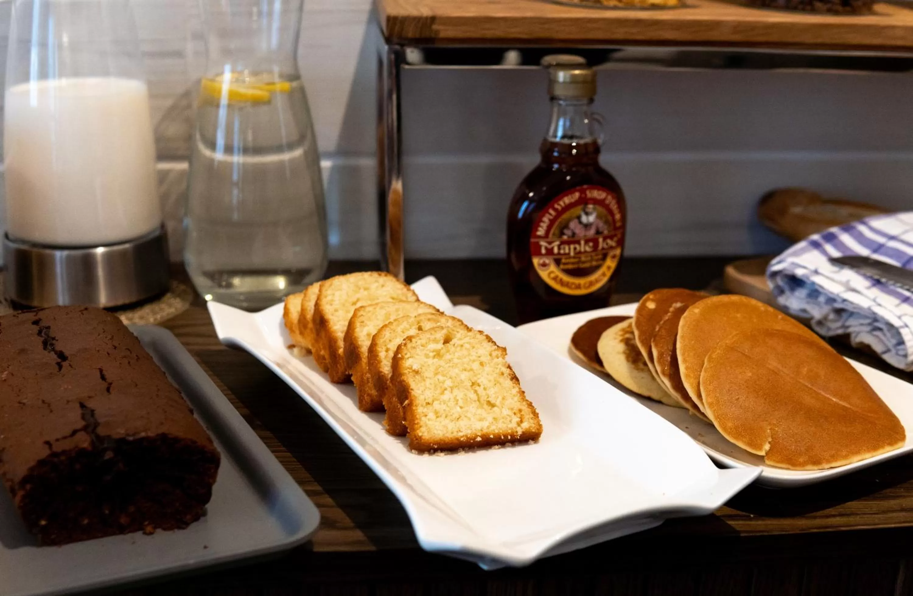 Breakfast in Hotel Lilas Blanc