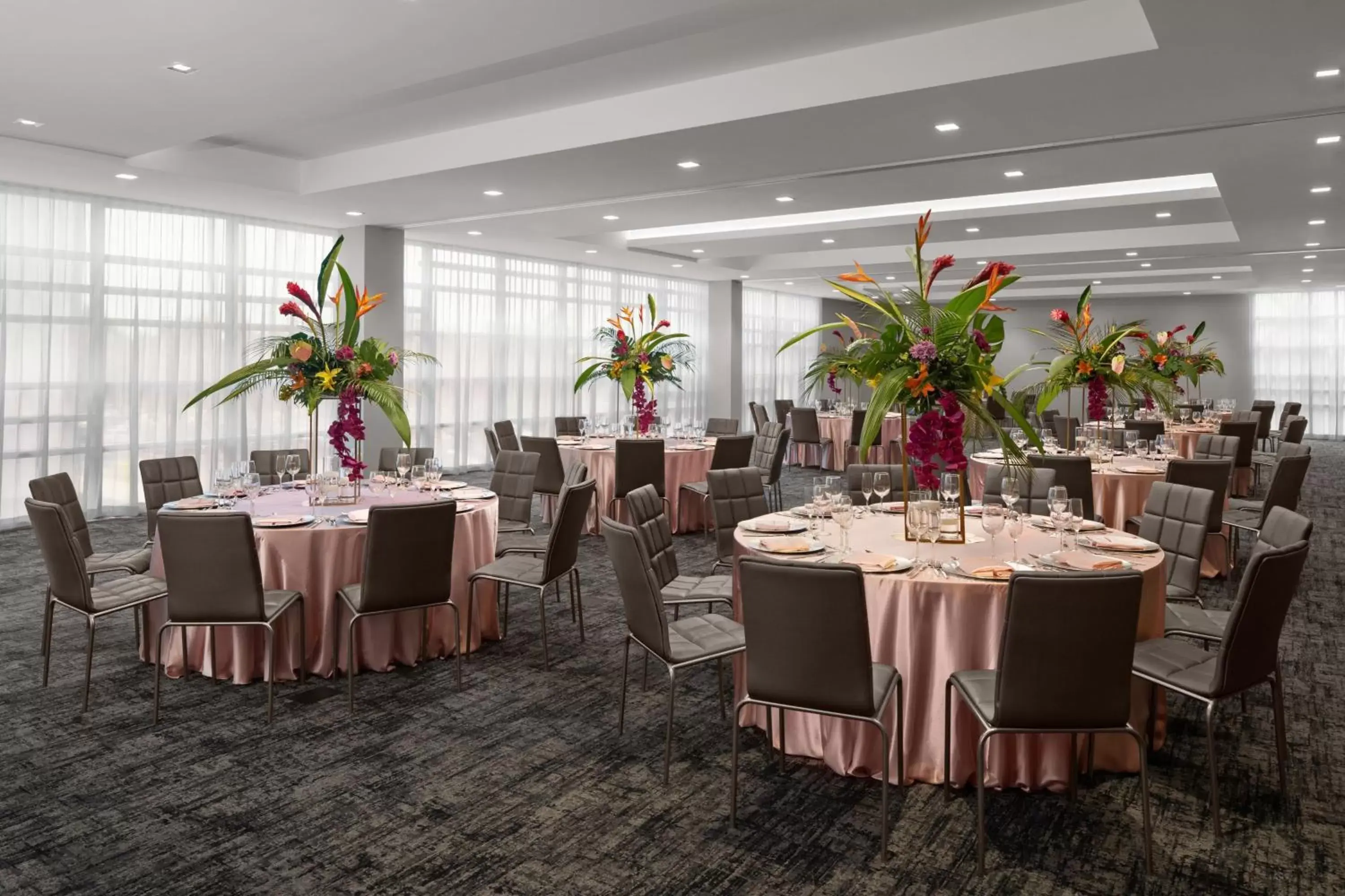 Meeting/conference room, Restaurant/Places to Eat in AC Hotel by Marriott Miami Dadeland
