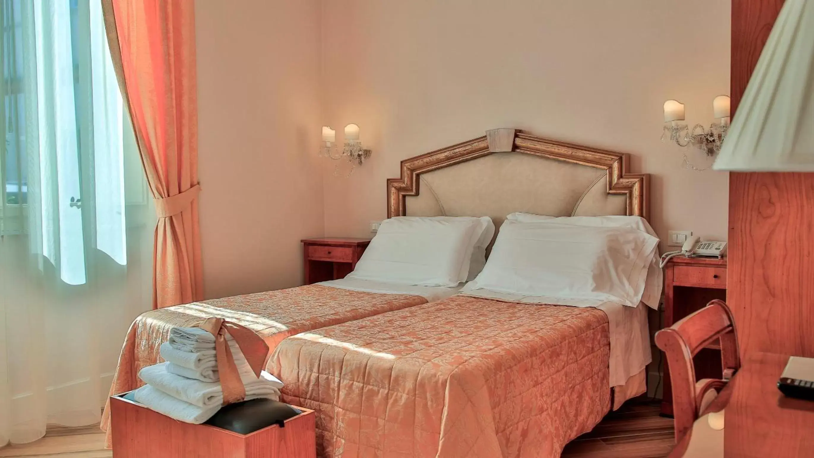 Photo of the whole room, Bed in Lucca in Azzurro Maison de Charme