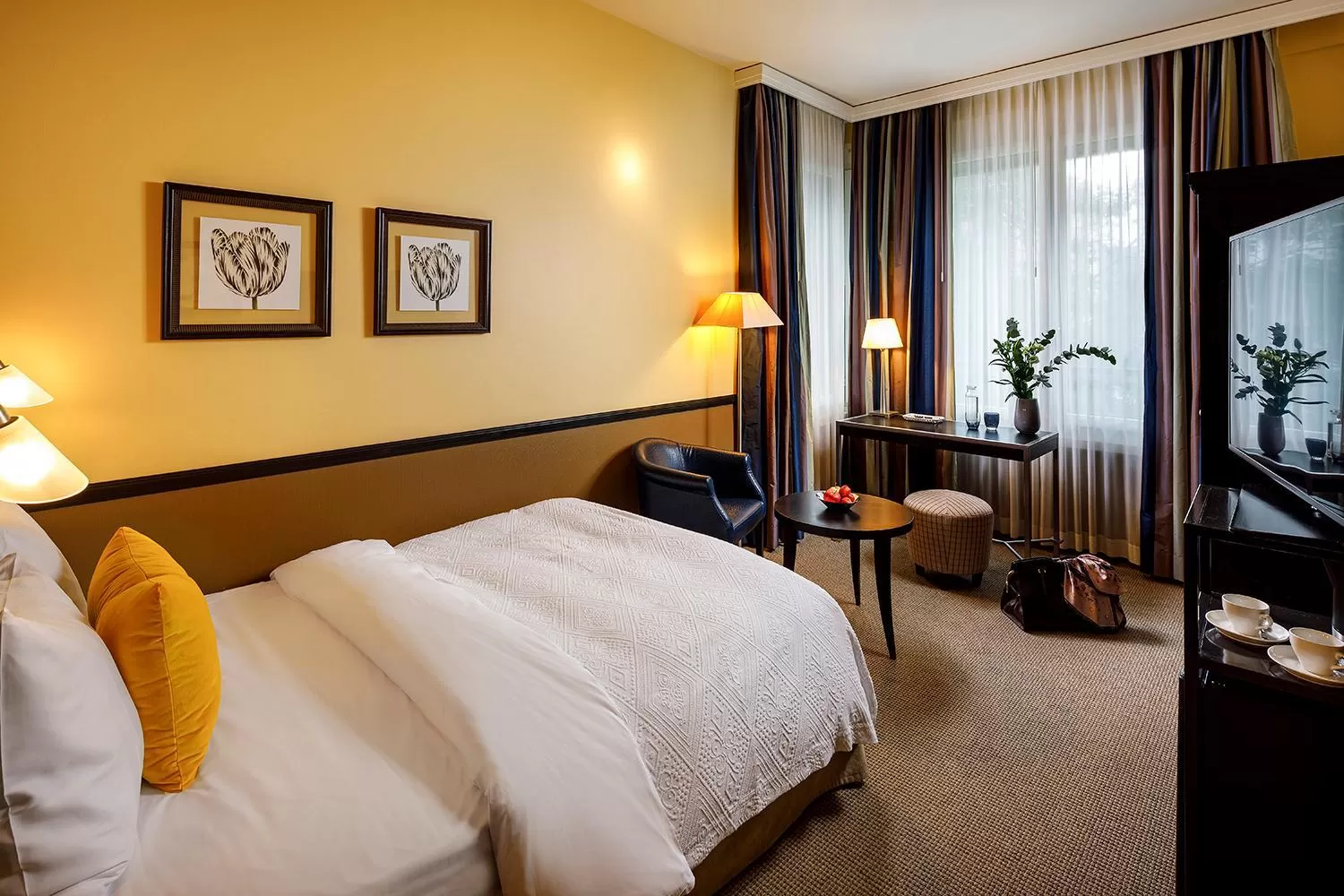 Photo of the whole room, Bed in Opera Hotel Zürich