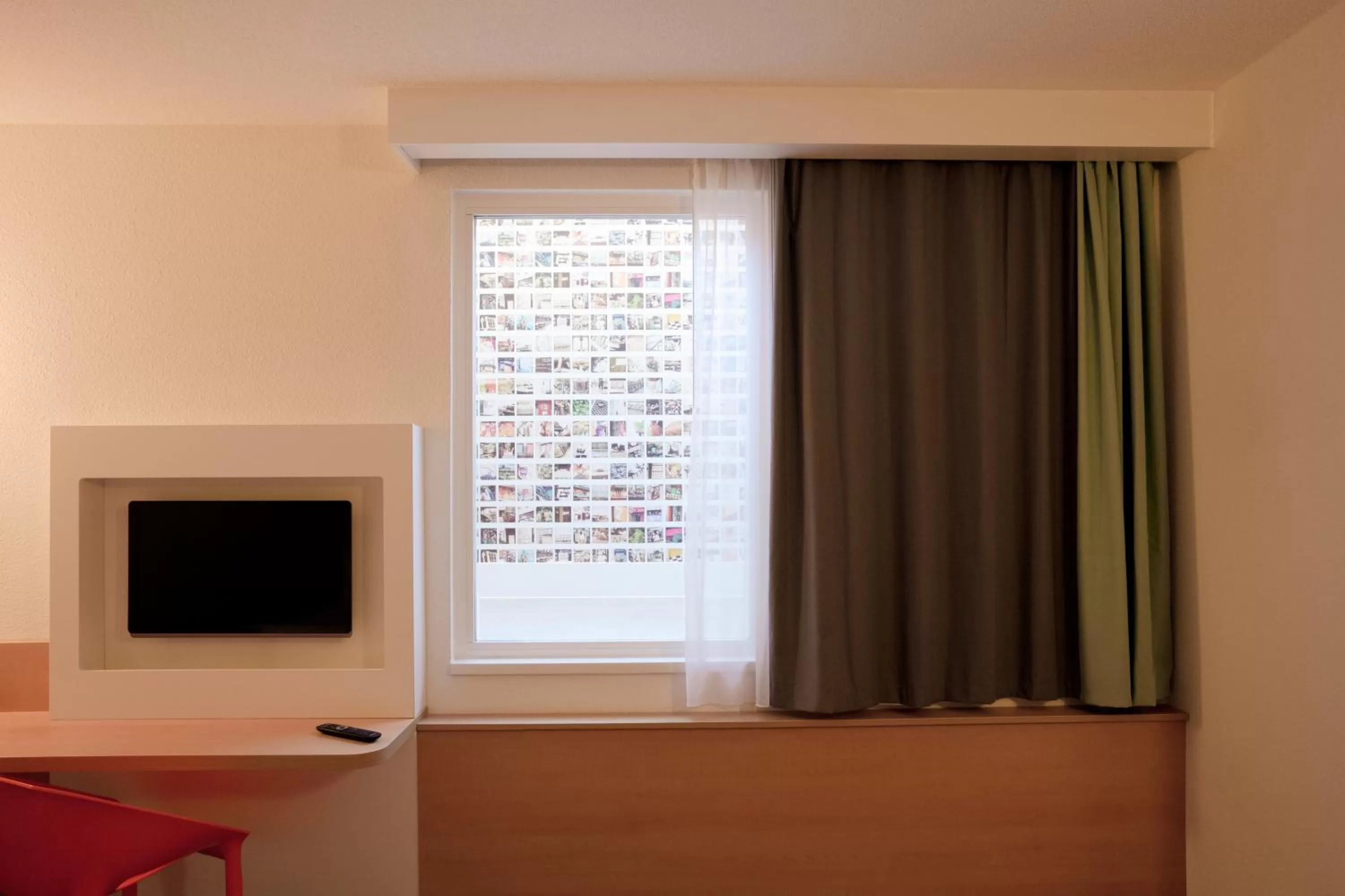 TV and multimedia in ibis Brighton City Centre - Station