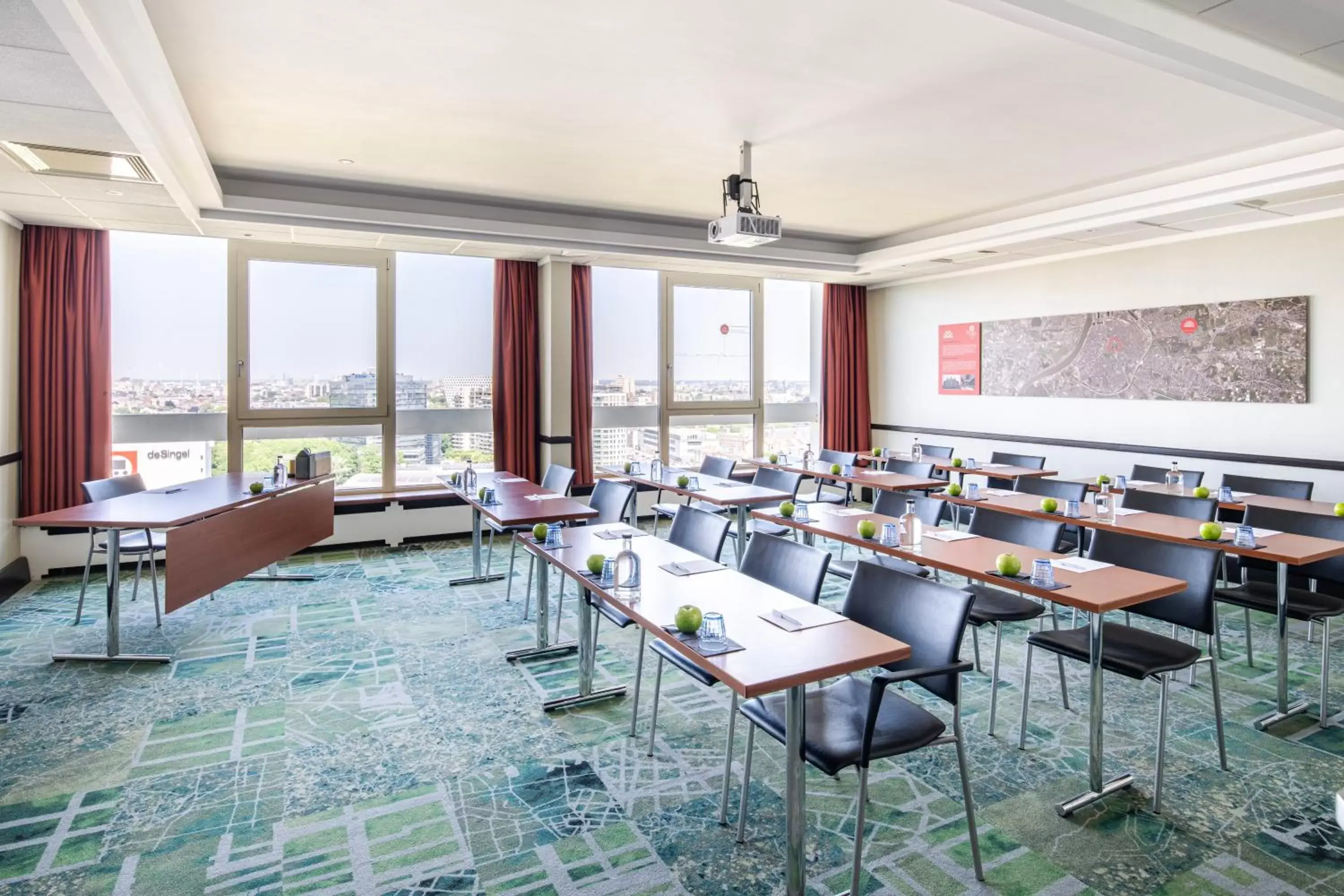 Meeting/conference room, Restaurant/Places to Eat in Crowne Plaza Antwerpen, an IHG Hotel