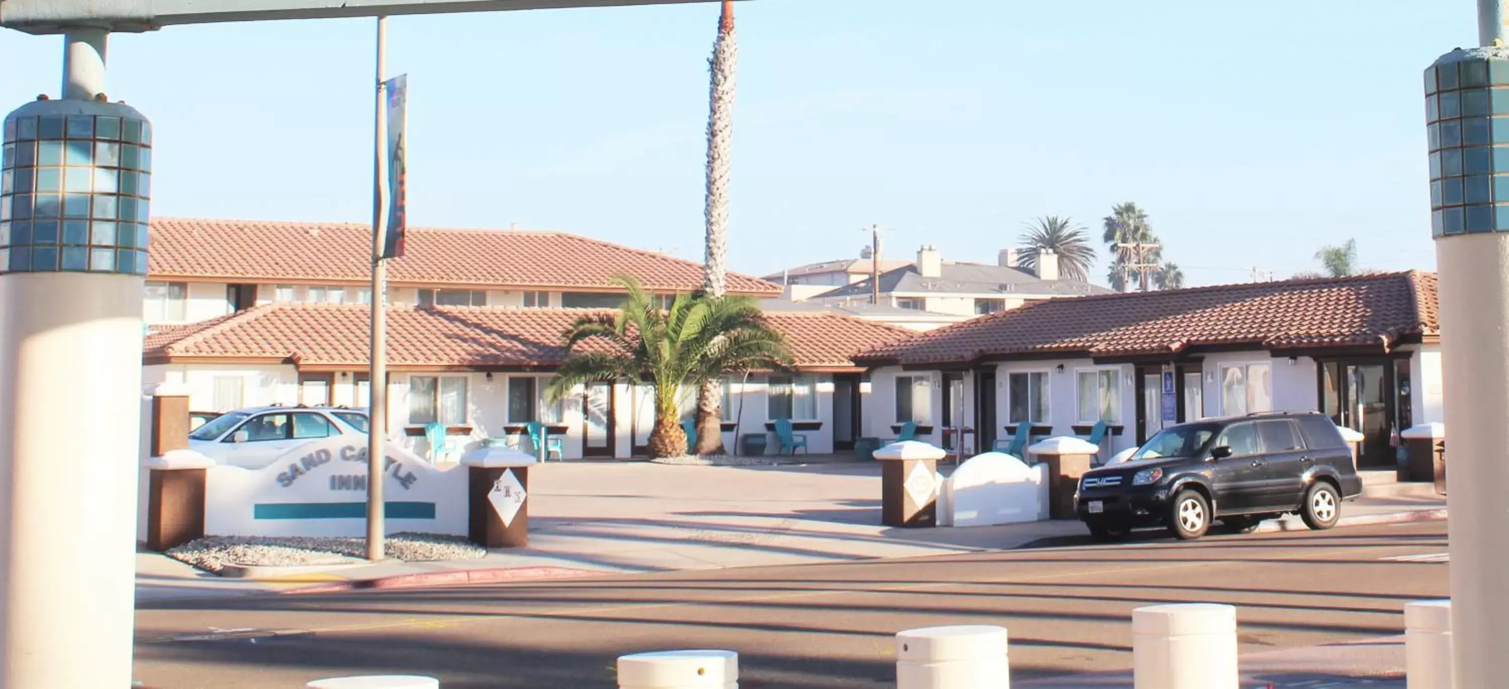 Facade/entrance, Patio/Outdoor Area in Sand Castle Inn