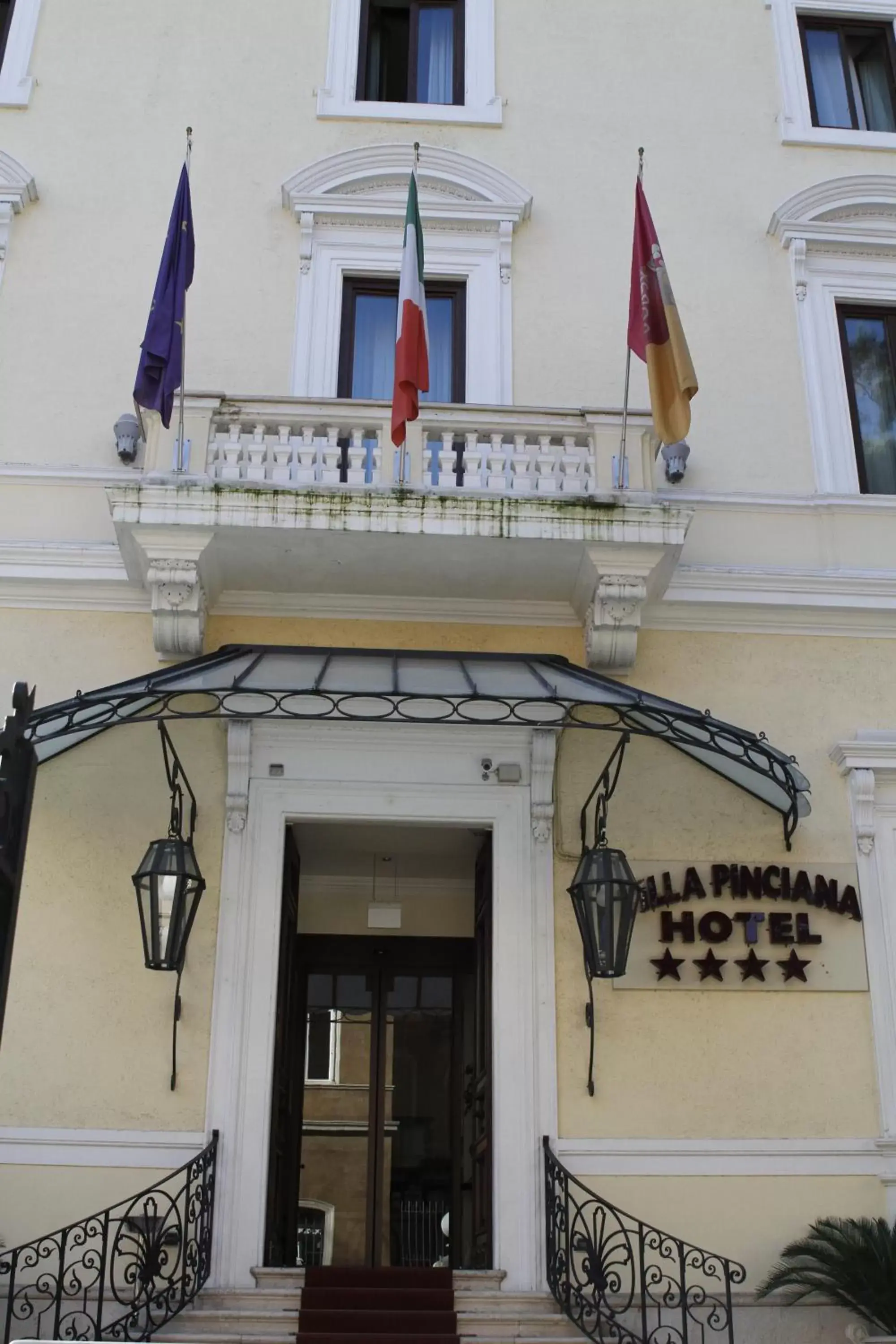 Facade/entrance in Hotel Villa Pinciana