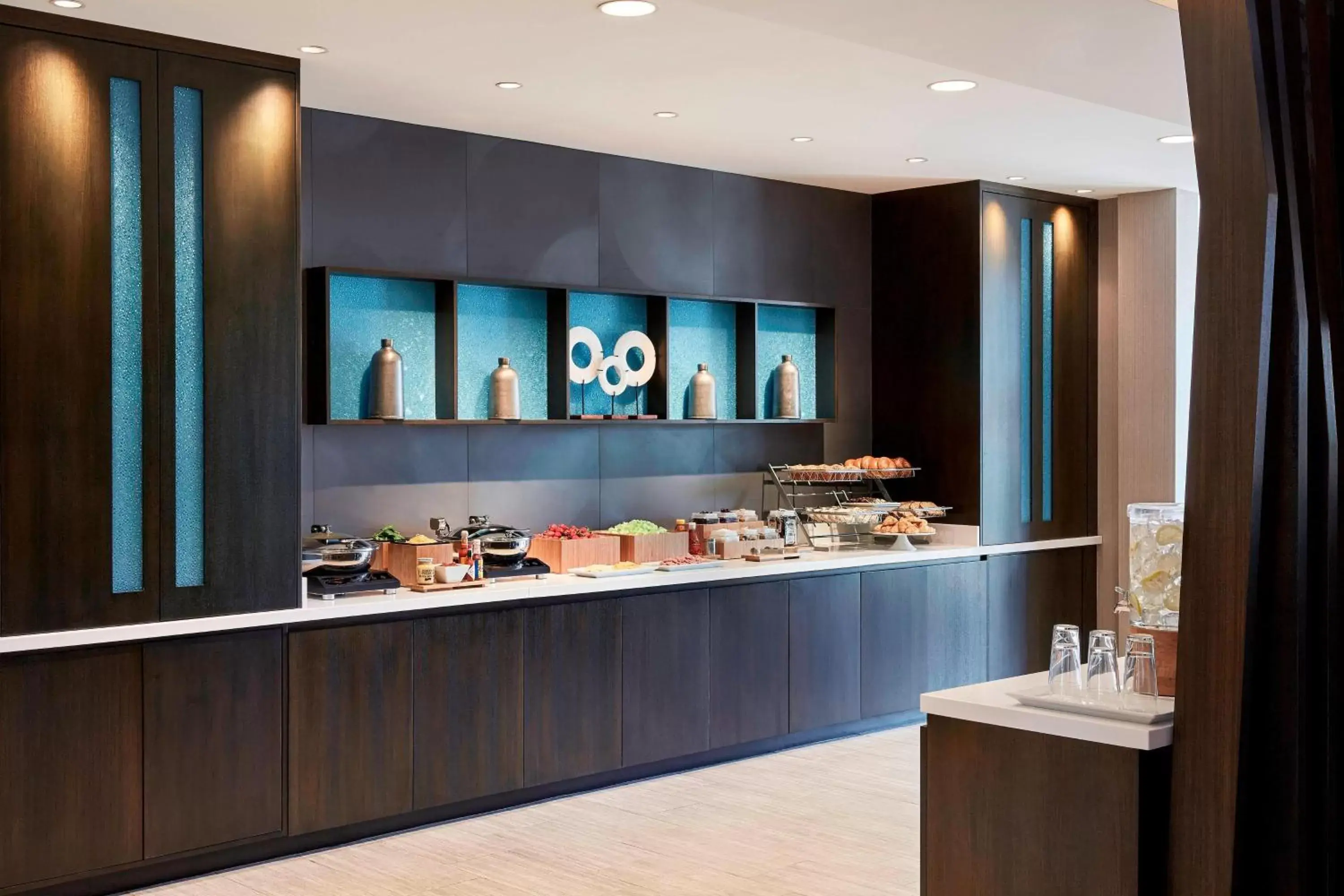 Breakfast in SpringHill Suites by Marriott Dallas Richardson/University Area