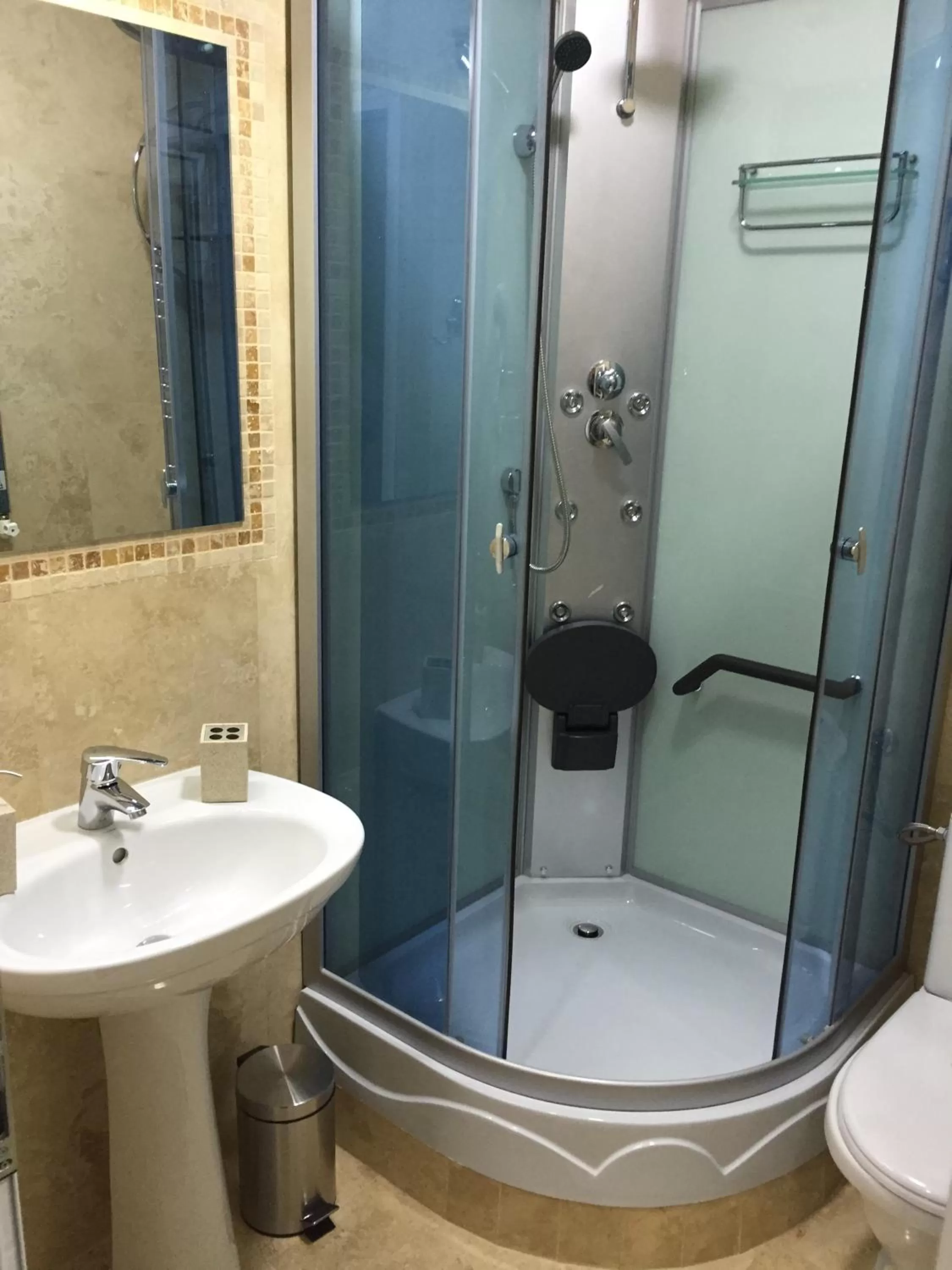 Bathroom in Hamlet Hotel