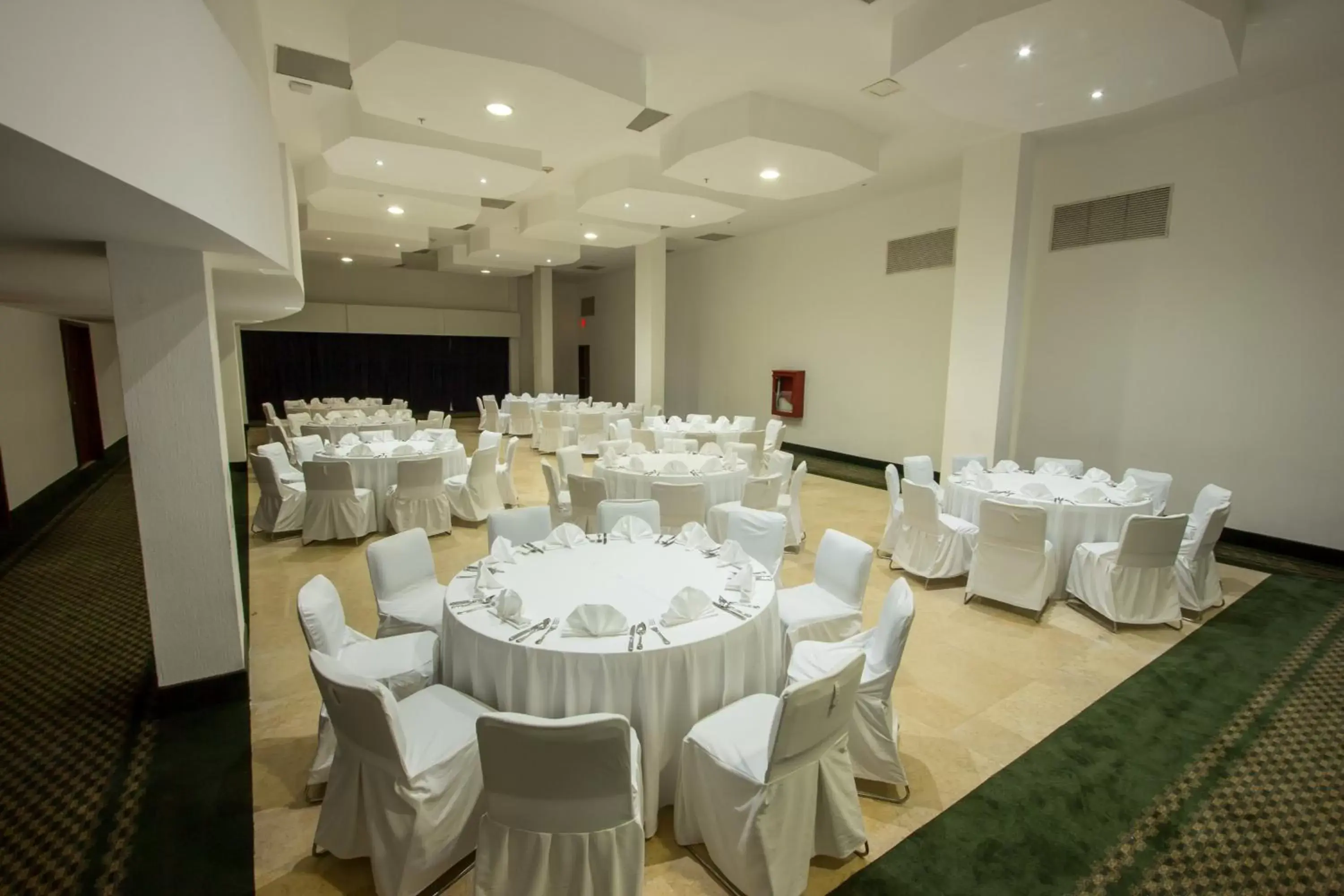 Banquet/Function facilities, Banquet Facilities in Holiday Inn Express Nuevo Laredo, an IHG Hotel
