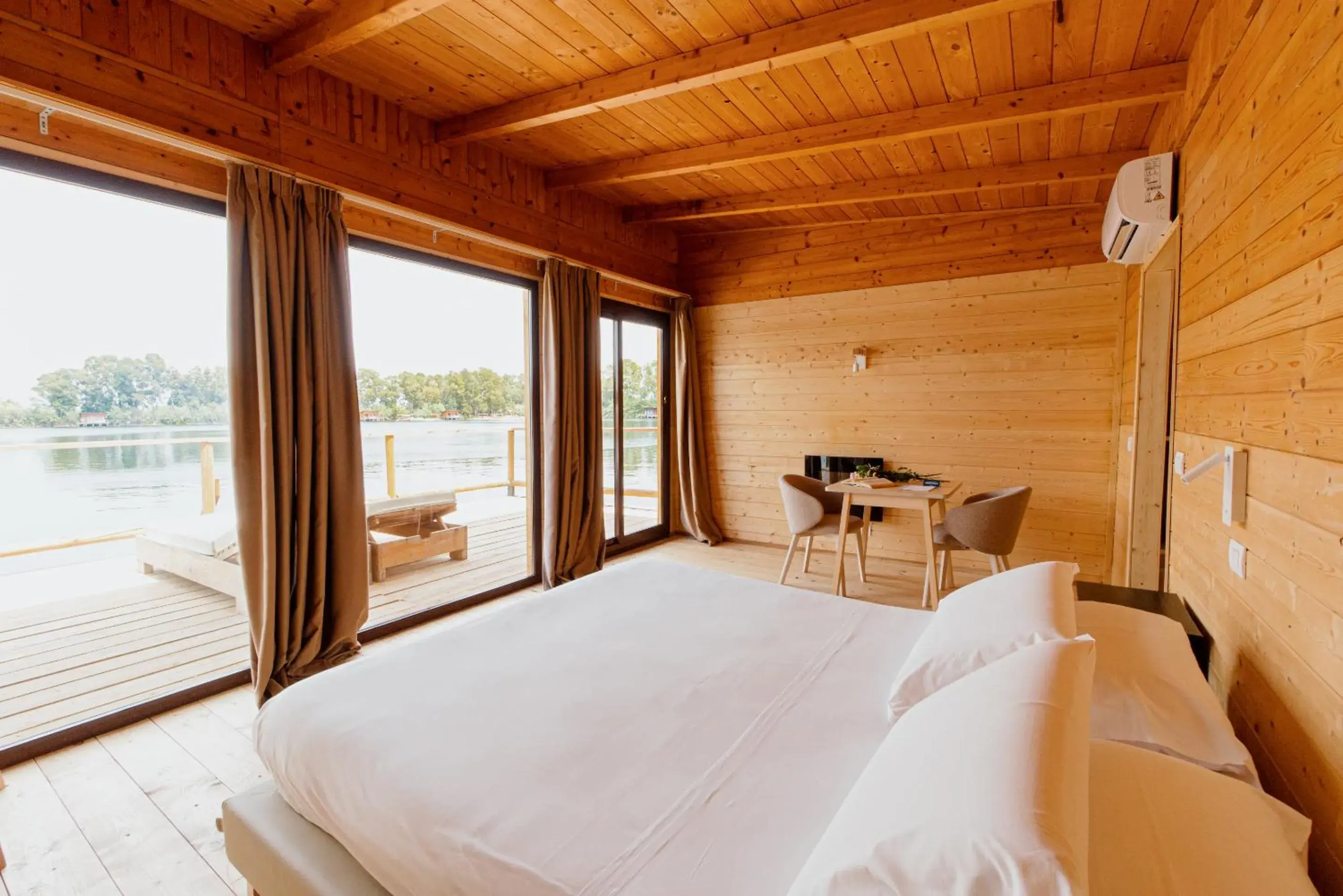Bed in Plana Resort & SPA