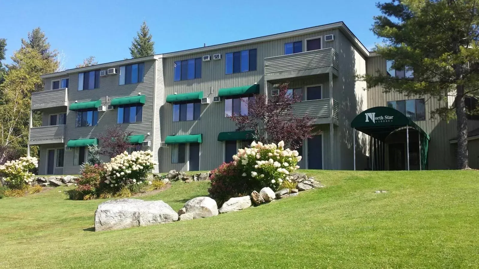 Property Building in North Star Lodge & Resort
