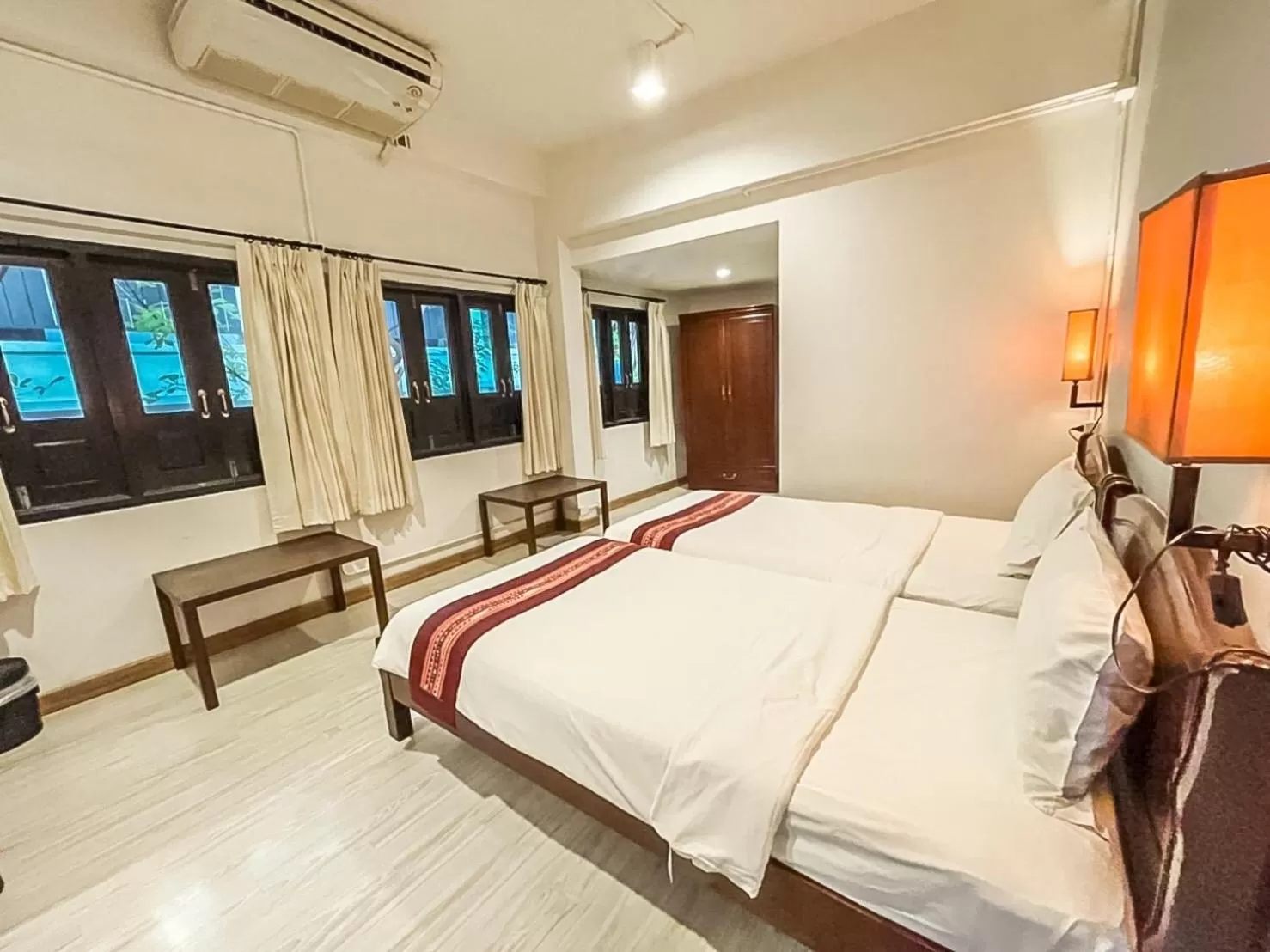 Bedroom, Bed in 99 The Gallery Hotel