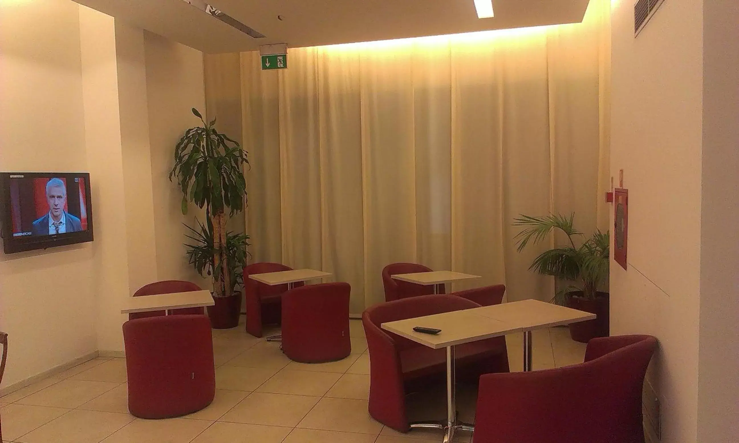 Lobby or reception, Seating Area in Hotel Lux