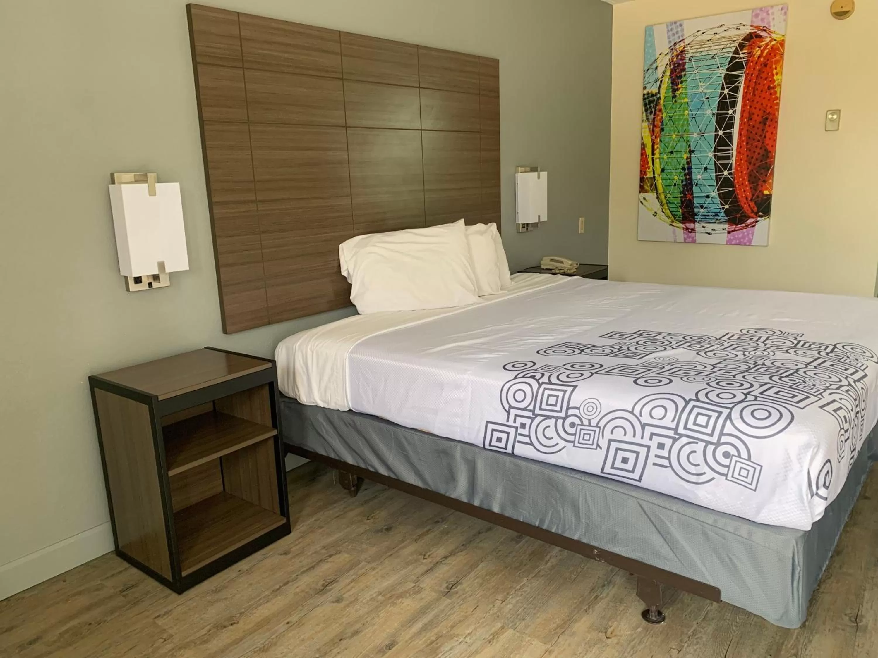 Bedroom, Bed in Dallas Love Field Inn