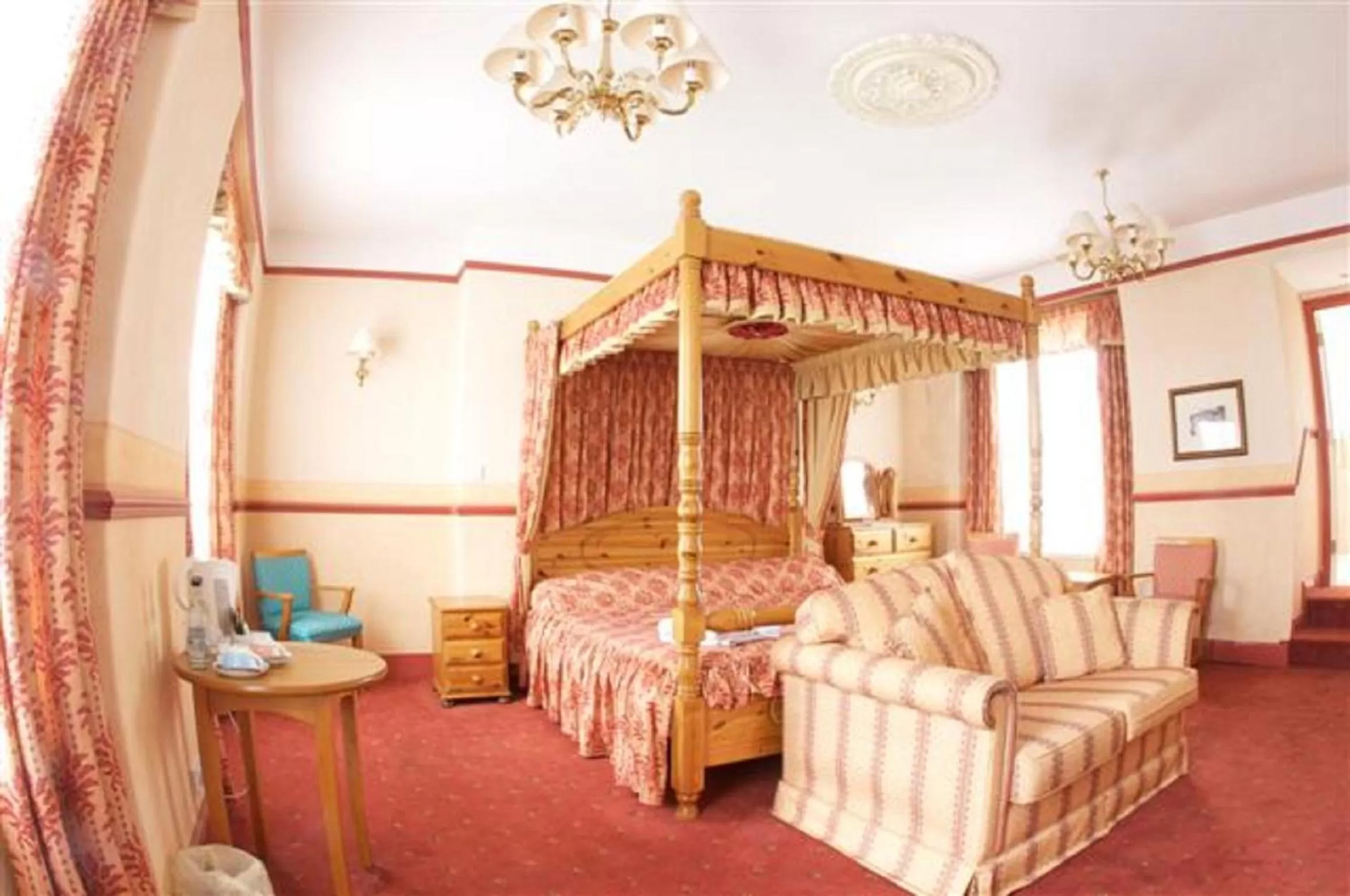 Bedroom, Bed in Radstock Hotel near Bath