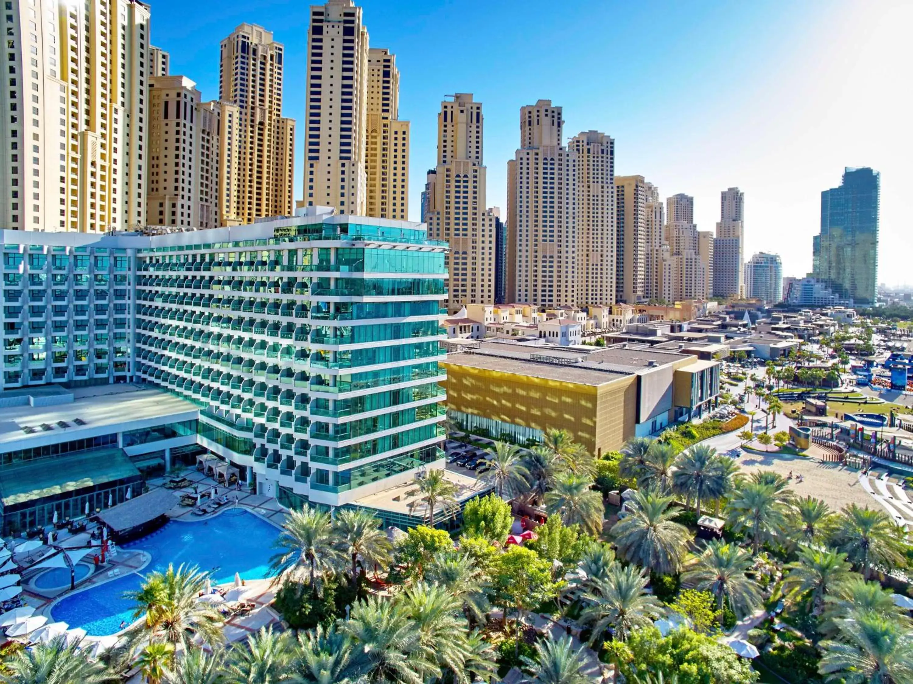 Pool view in Hilton Dubai Jumeirah