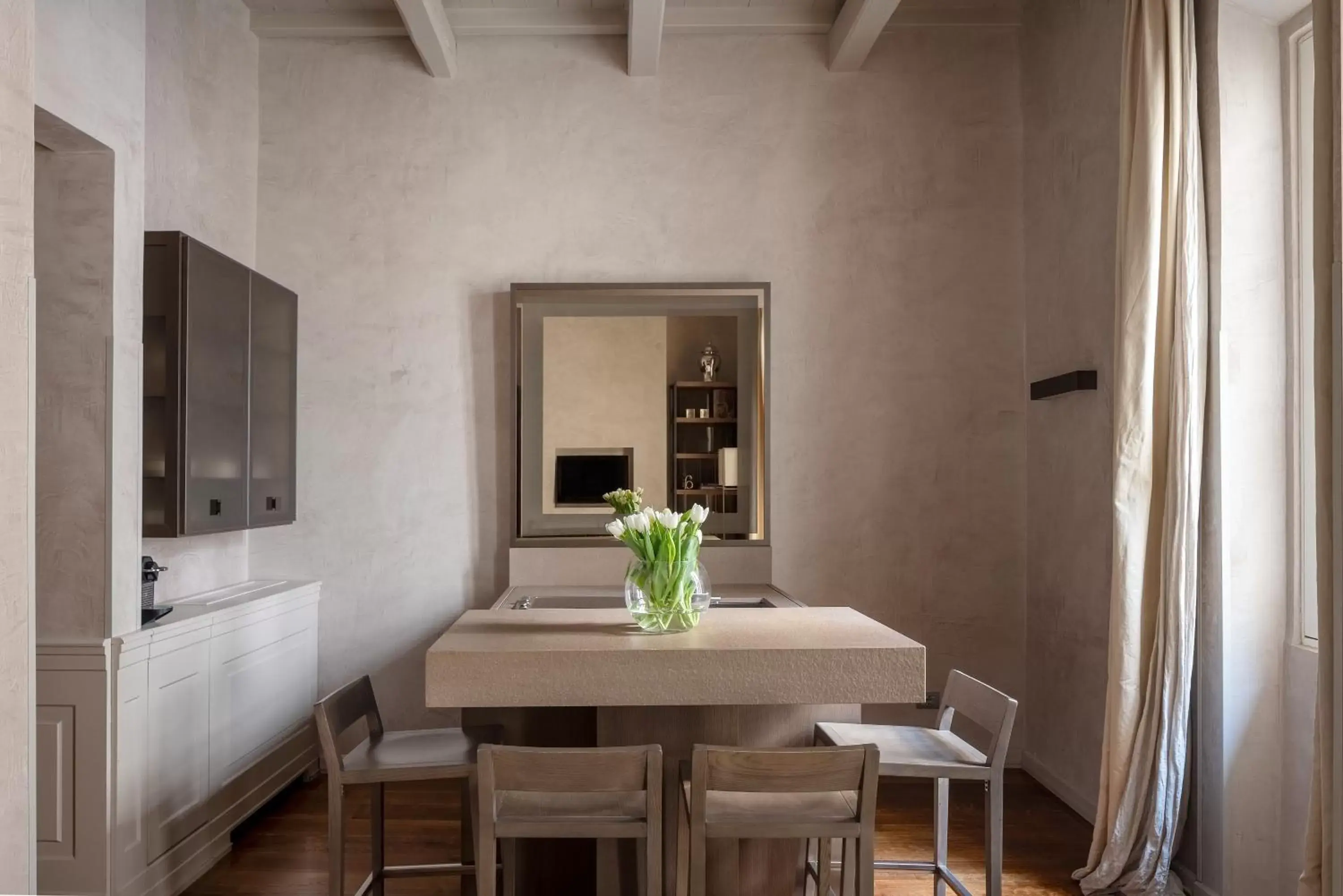 Dining Area in Ricasoli Firenze Luxury Apartments UNA Esperienze