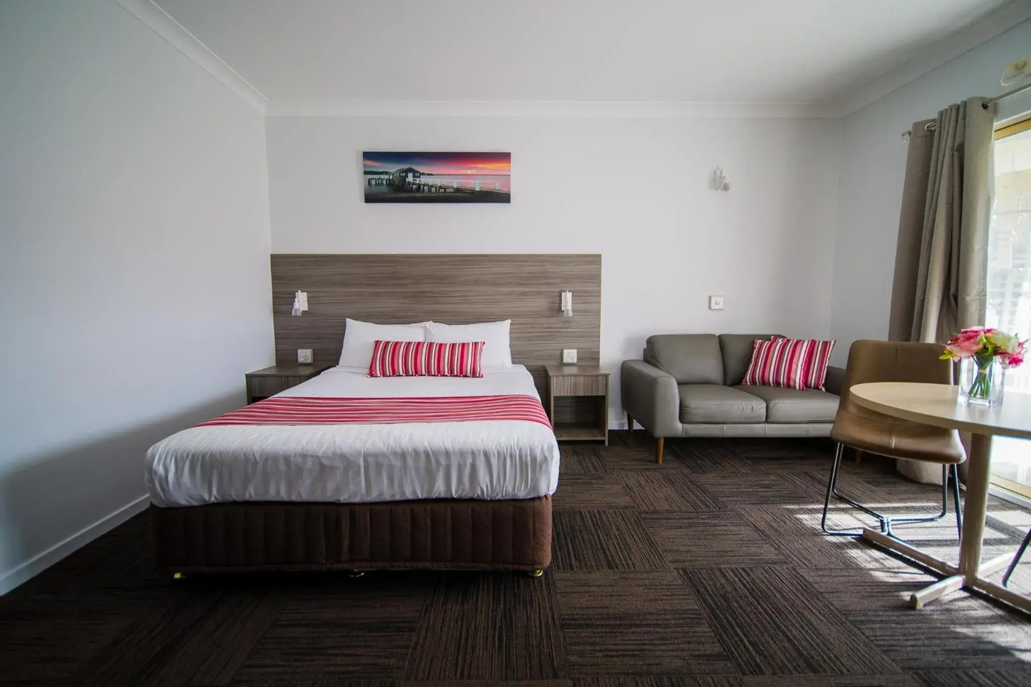 Bedroom, Bed in Hamilton's Queanbeyan Motel