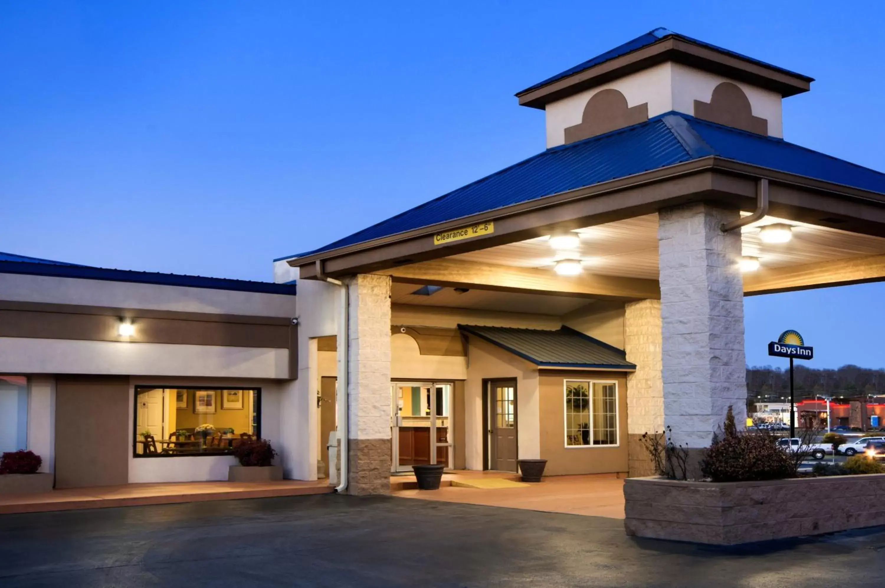 Facade/entrance in Days Inn by Wyndham Cookeville