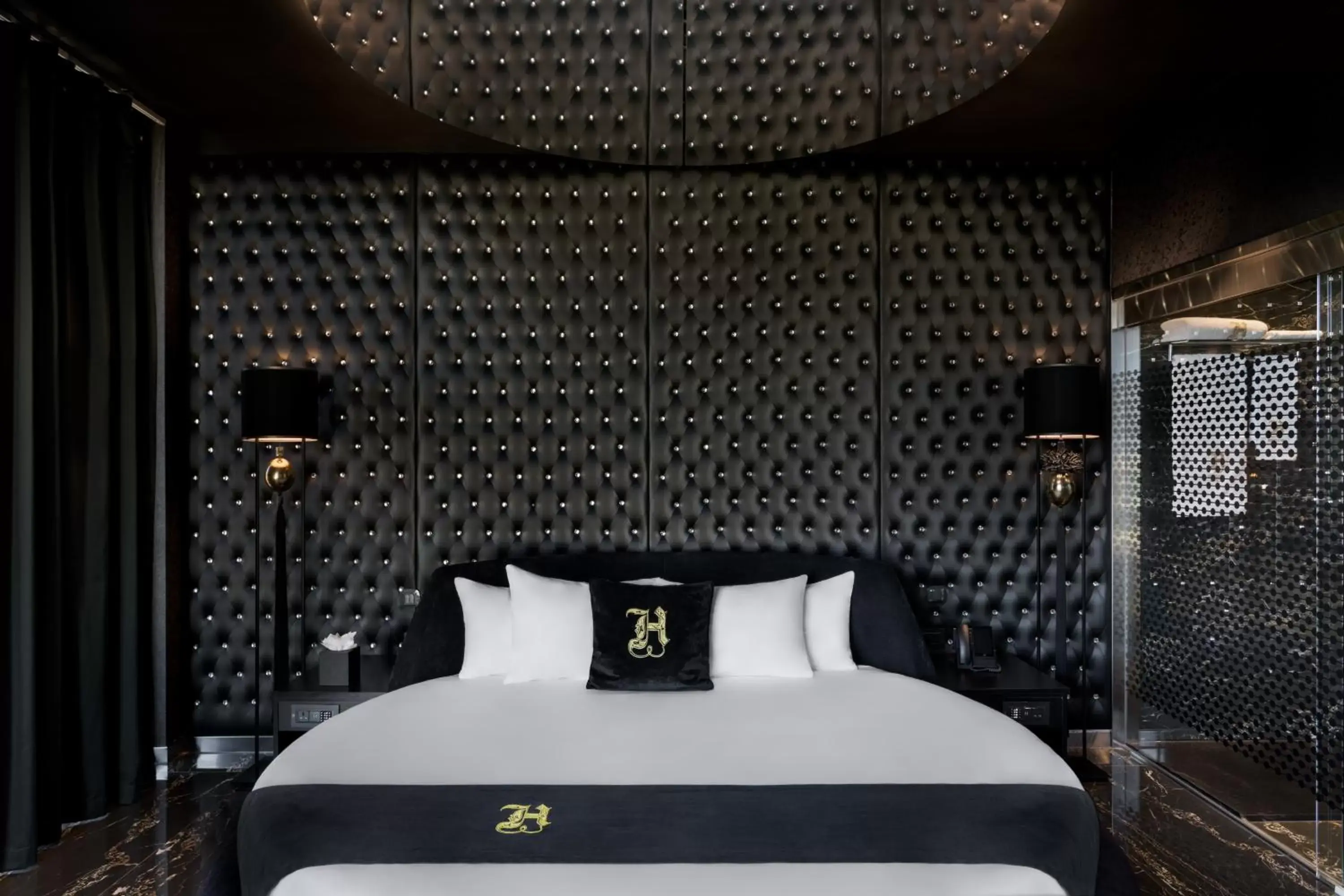 Bed in Hugo's Boutique Hotel - Adults Only