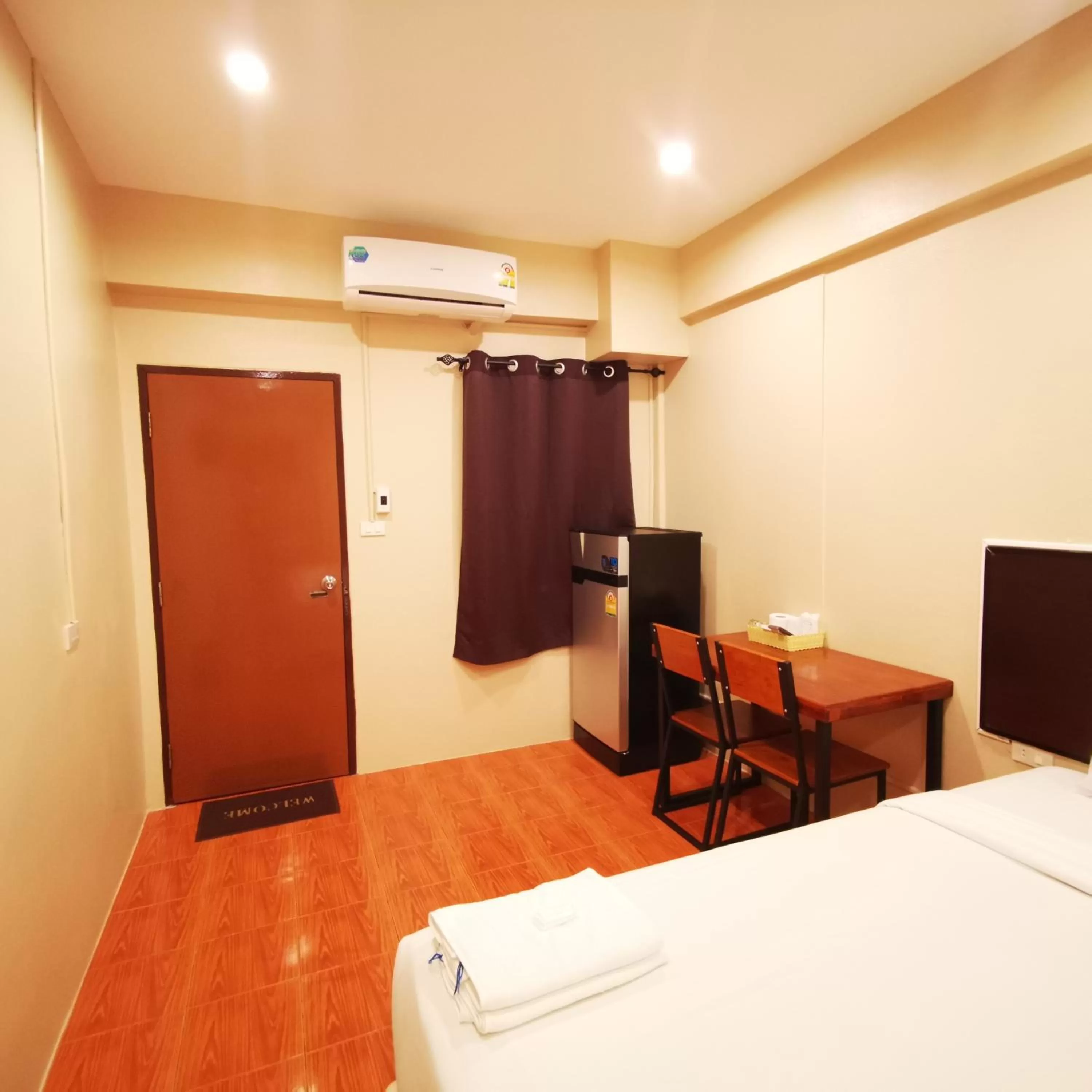 Photo of the whole room, Bed in KKinn South Pattaya