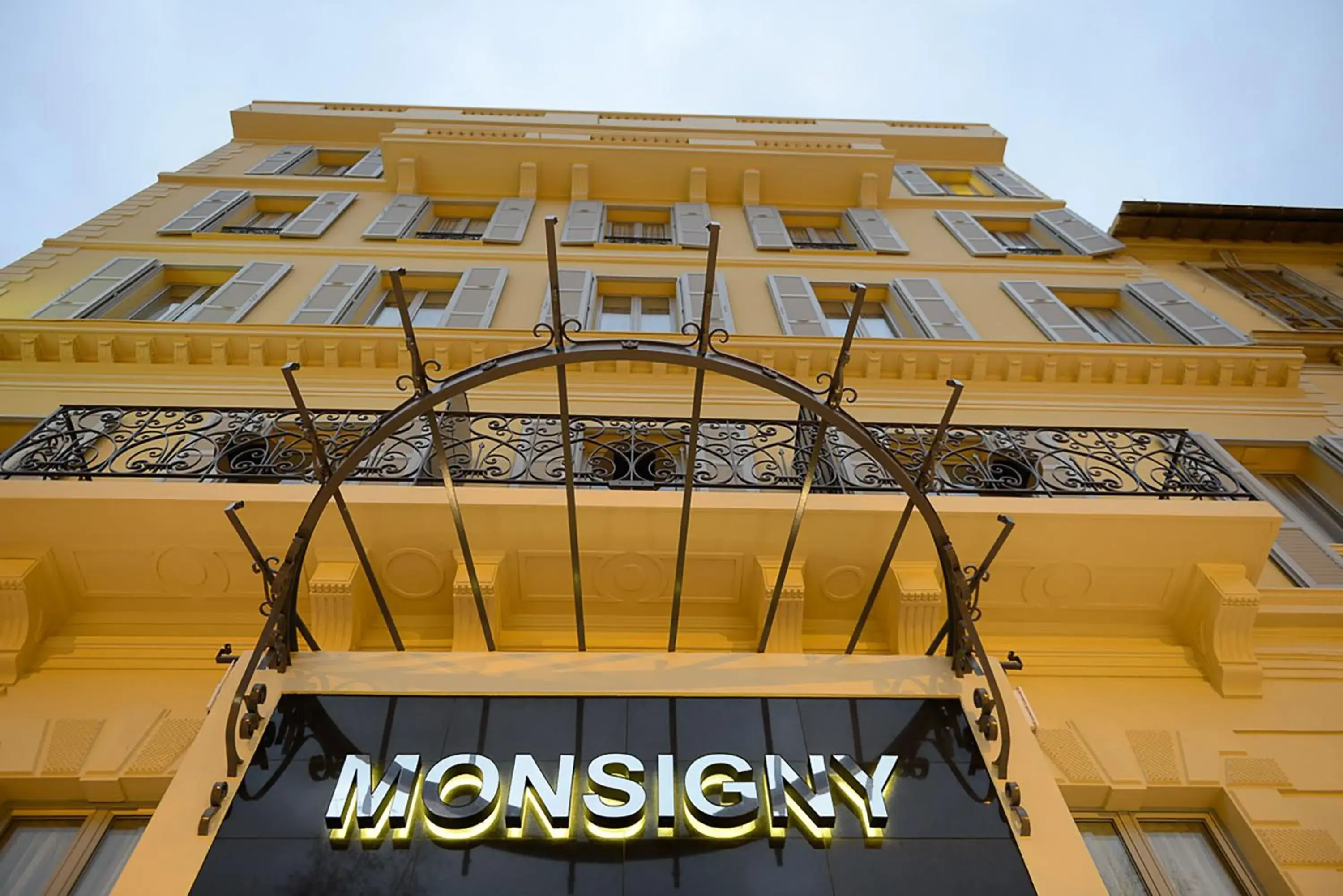 Facade/entrance, Balcony/Terrace in Hôtel Monsigny