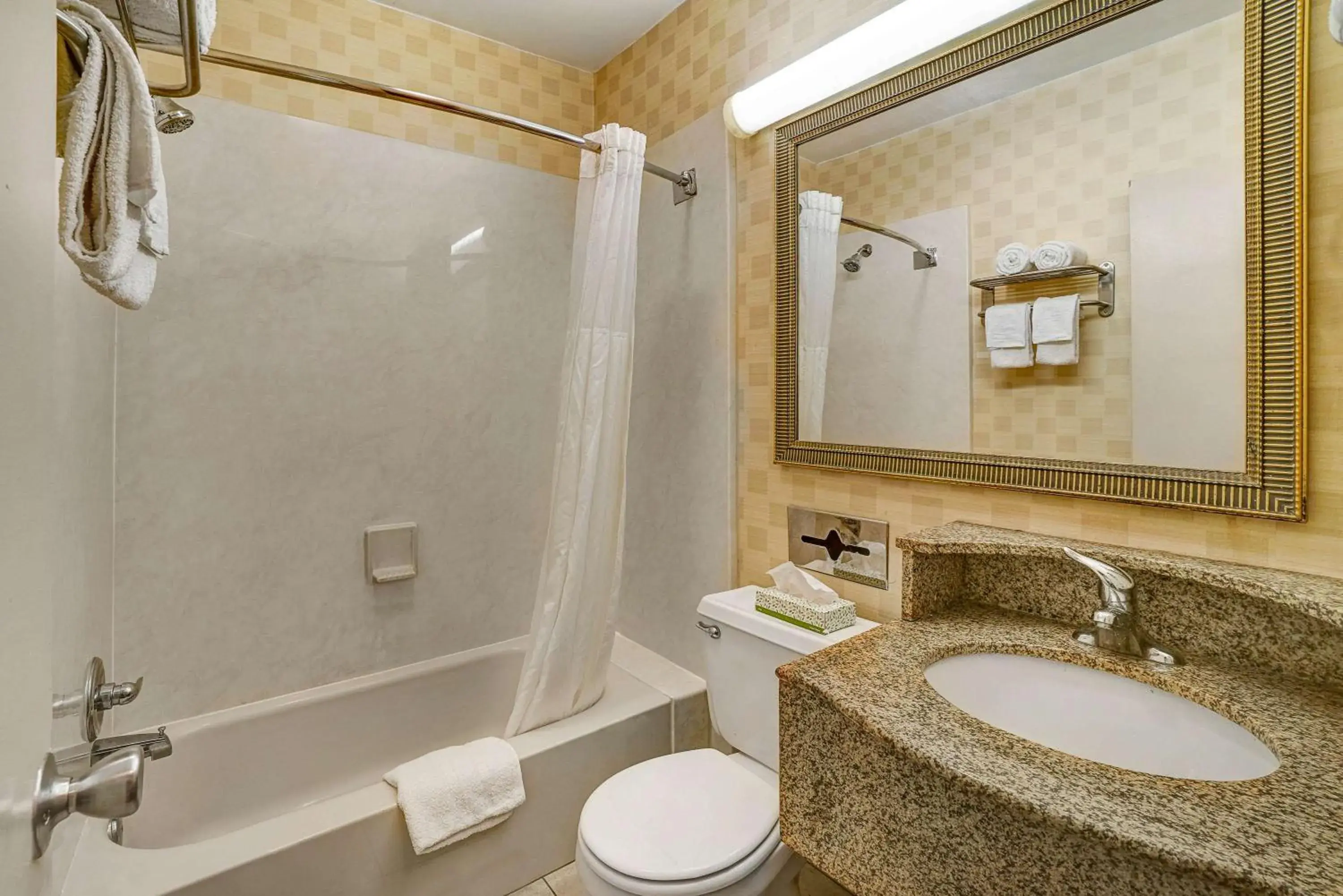 Photo of the whole room, Bathroom in Motel 6 Lester - Philadelphia Airport