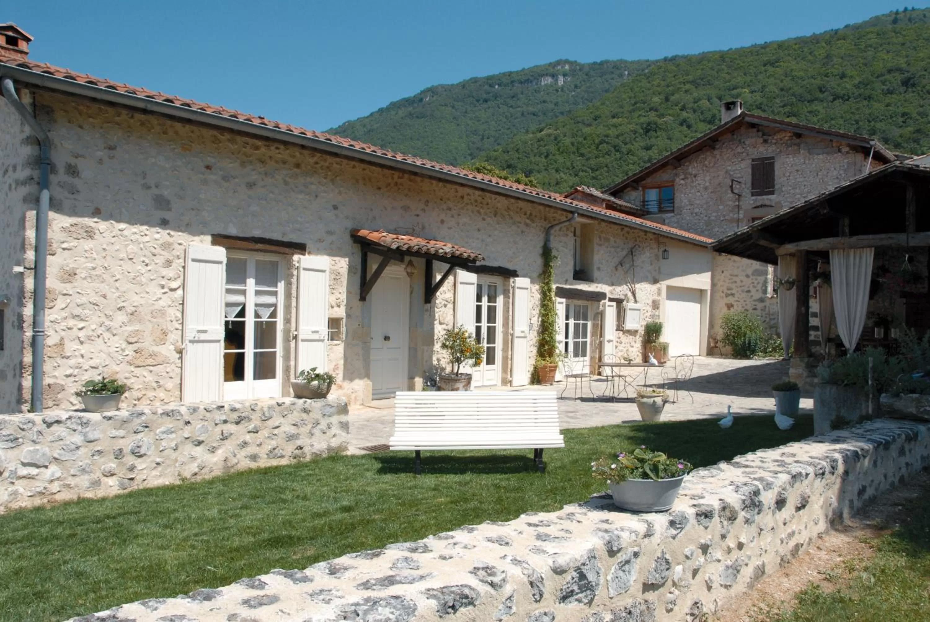 Facade/entrance, Property Building in L'Estapade des Tourelons