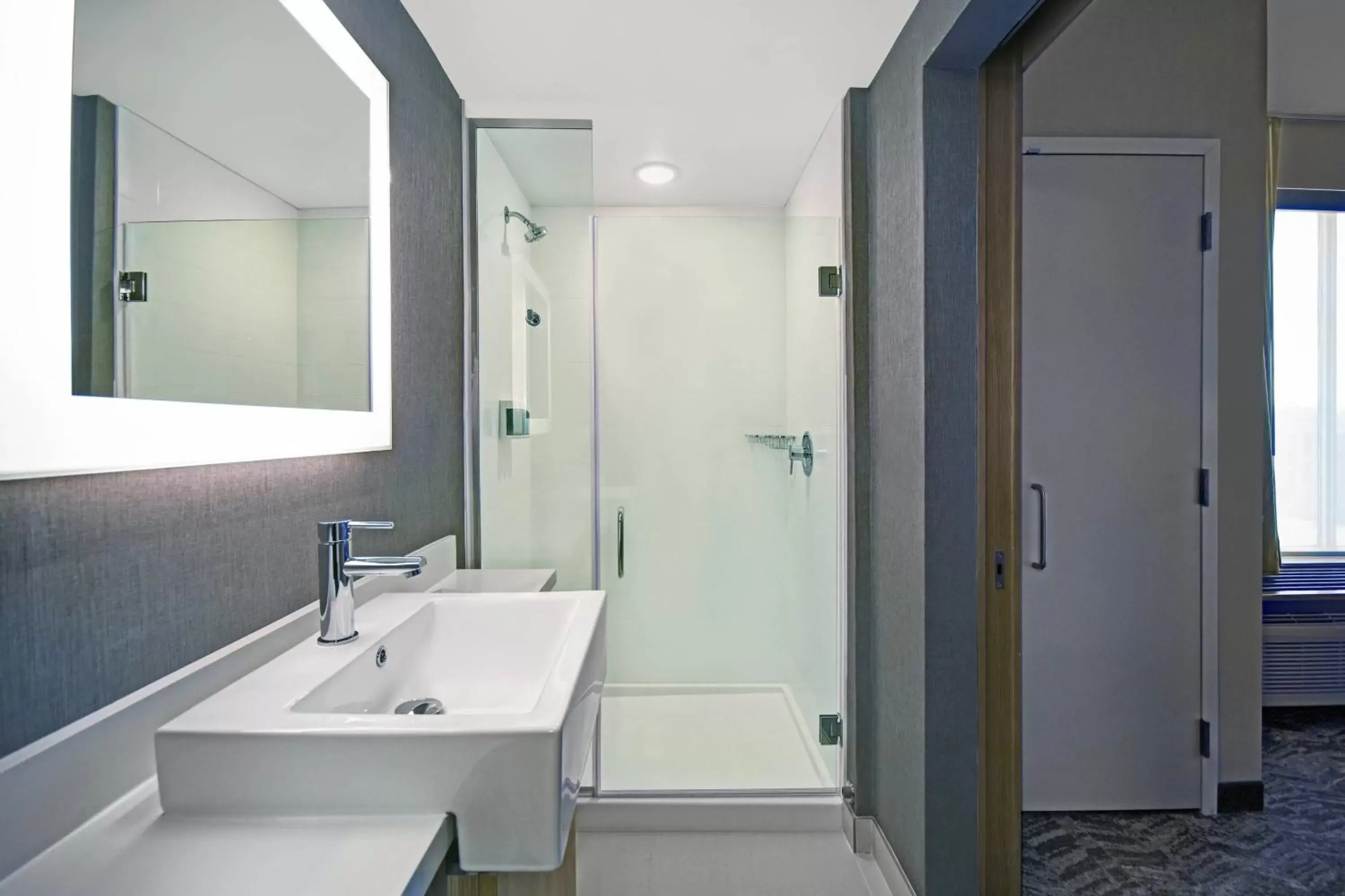Bathroom in SpringHill Suites by Marriott St. Paul Arden Hills