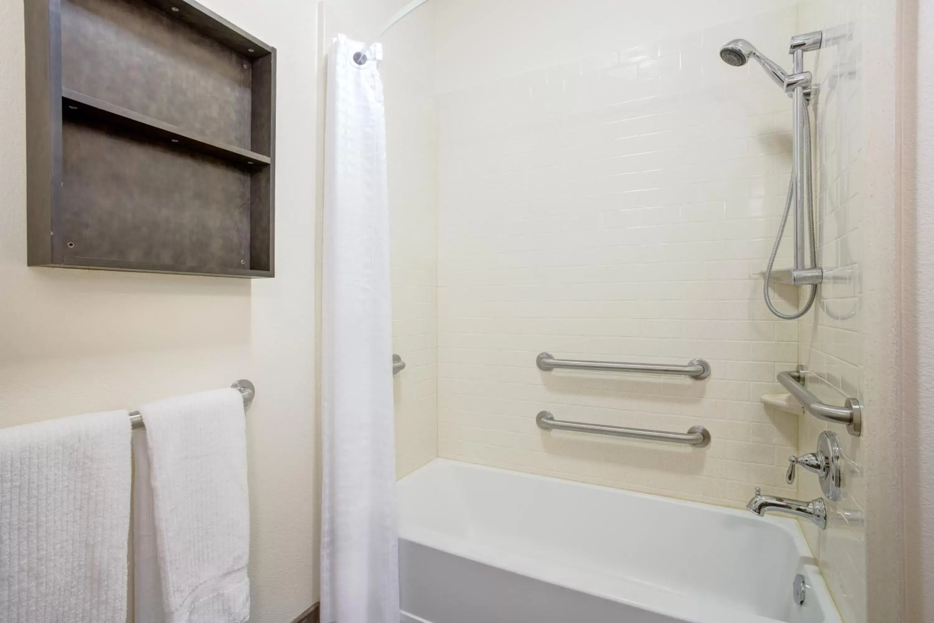 Studio King Suite with Mobility Accessible Tub - Non-Smoking in Candlewood Suites Cut Off - Galliano by IHG Studio King Suite with Mobility Accessible Tub - Non-Smoking in Candlewood Suites Cut Off - Galliano by IHG