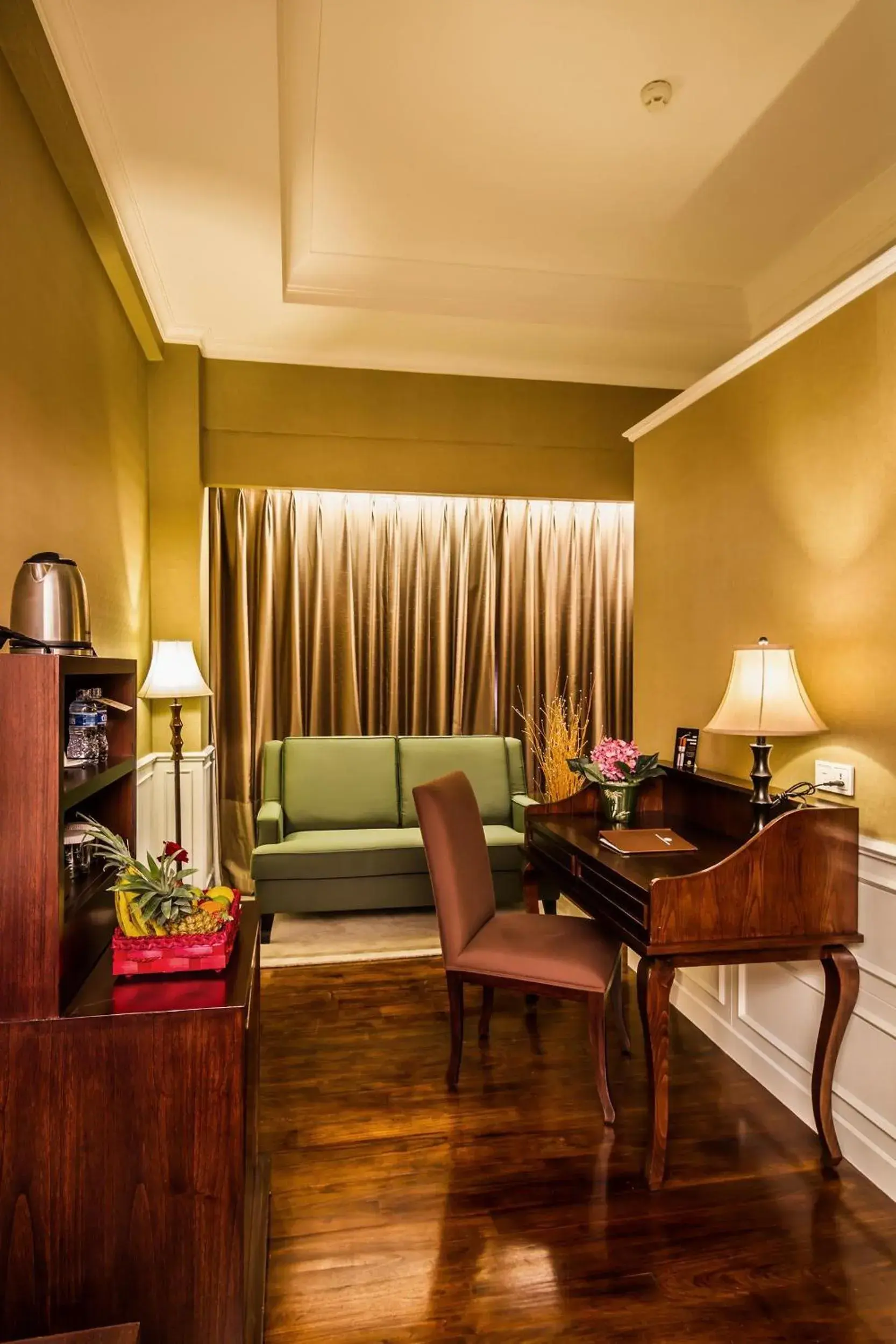 Executive Suite in Royal Kuningan Hotel