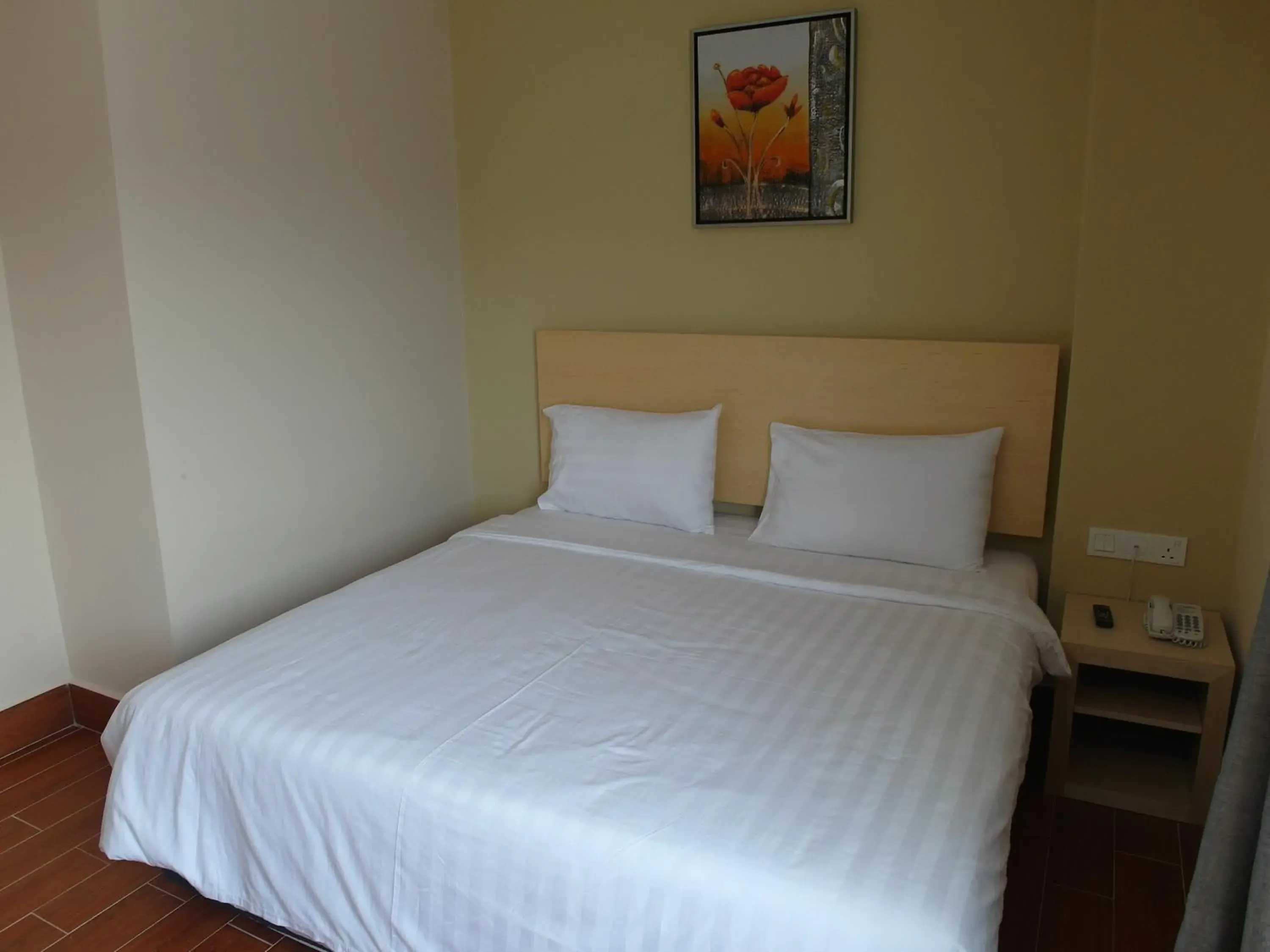 Photo of the whole room, Bed in Metro Hotel @ KL Sentral Photo of the whole room, Bed in Metro Hotel @ KL Sentral