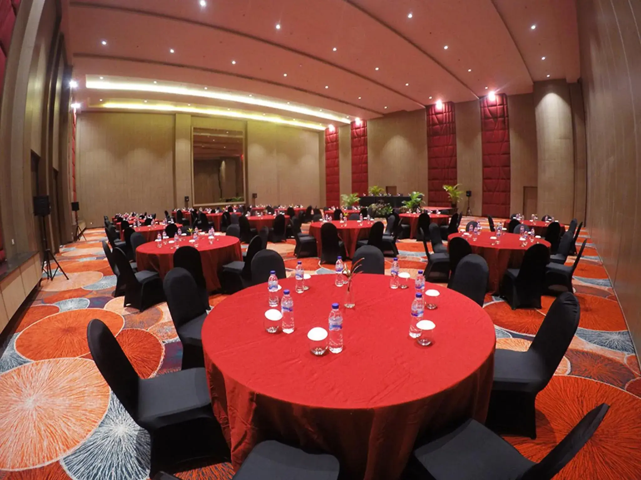Banquet/Function facilities, Restaurant/Places to Eat in Gammara Hotel Makassar