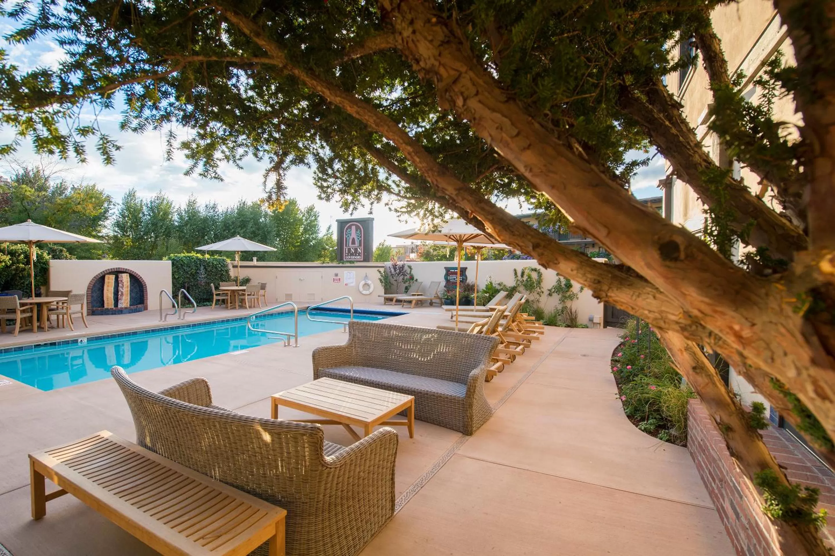 Swimming pool in Inn of the Governors