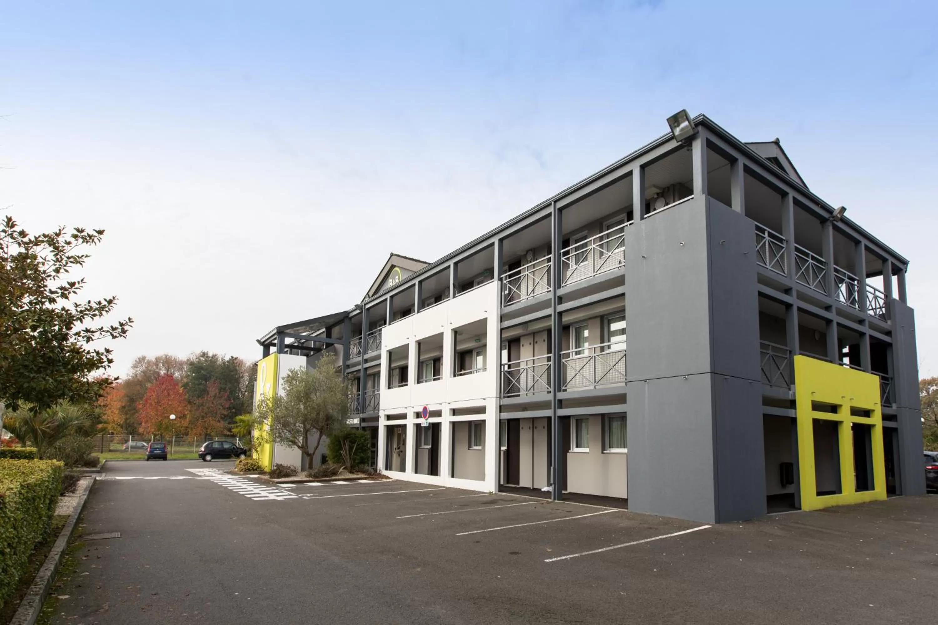 Facade/entrance in B&B HOTEL Rennes Nord St Grégoire