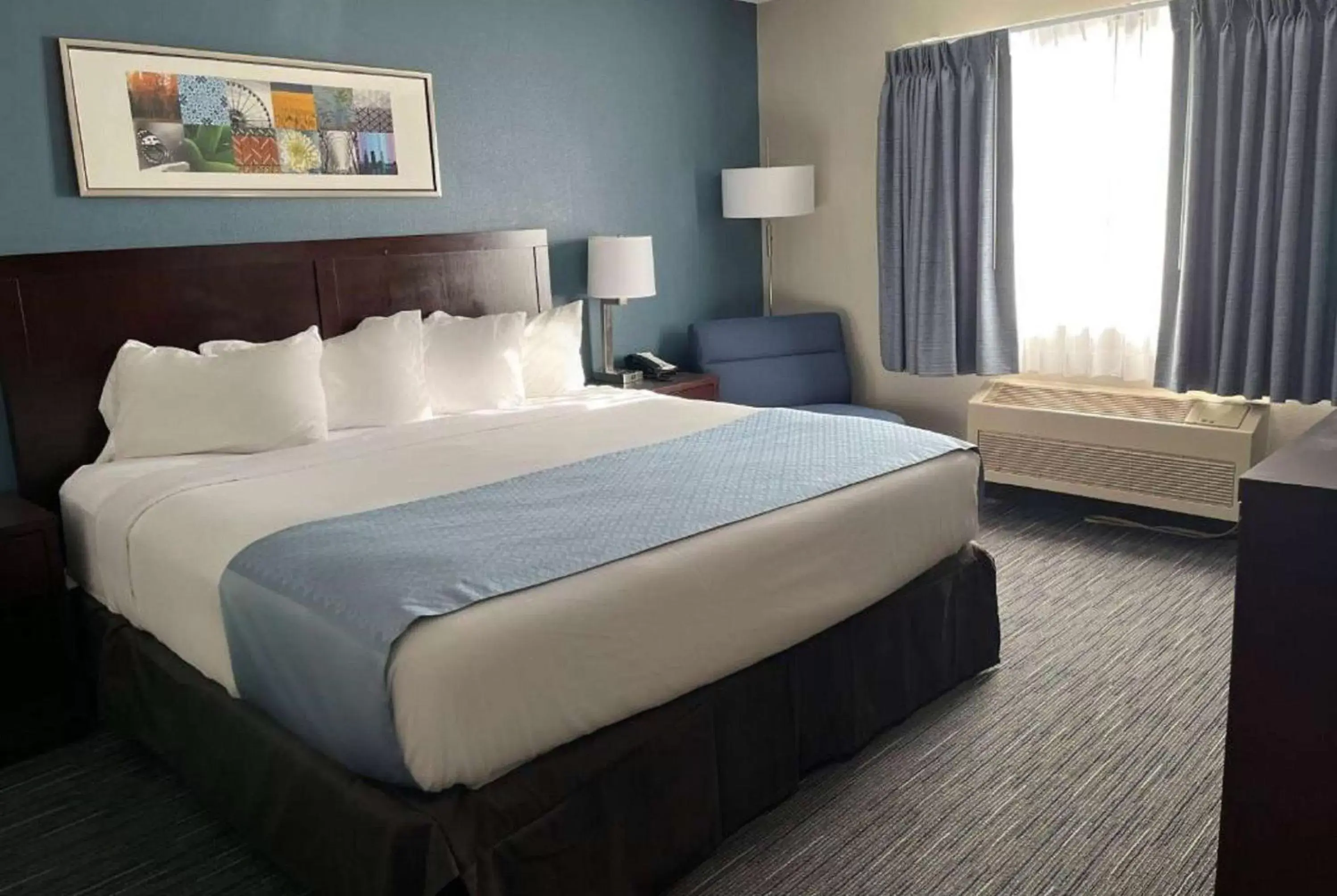 Photo of the whole room, Bed in Wingate by Wyndham Great Falls