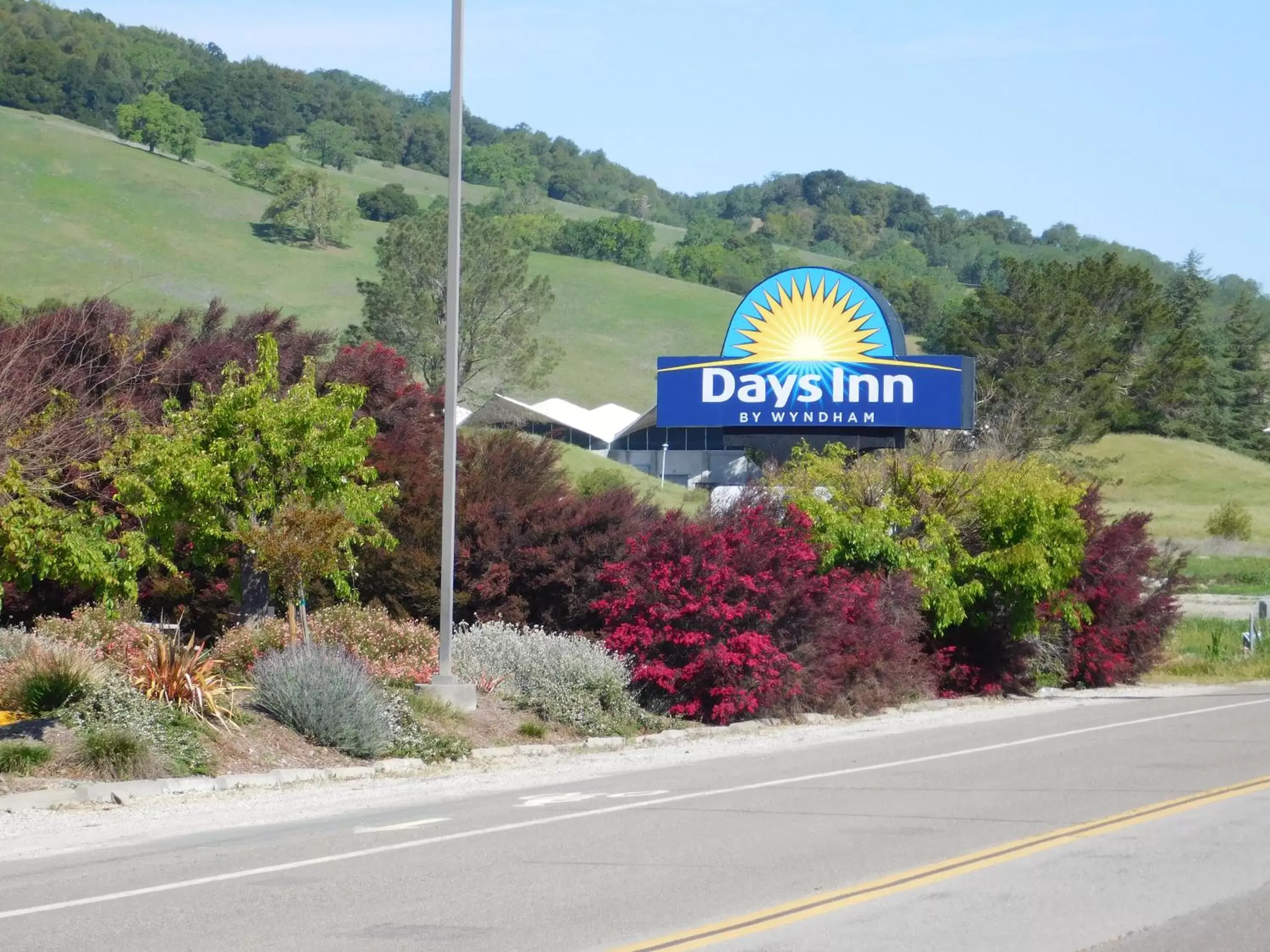 Property building in Days Inn by Wyndham Novato/San Francisco