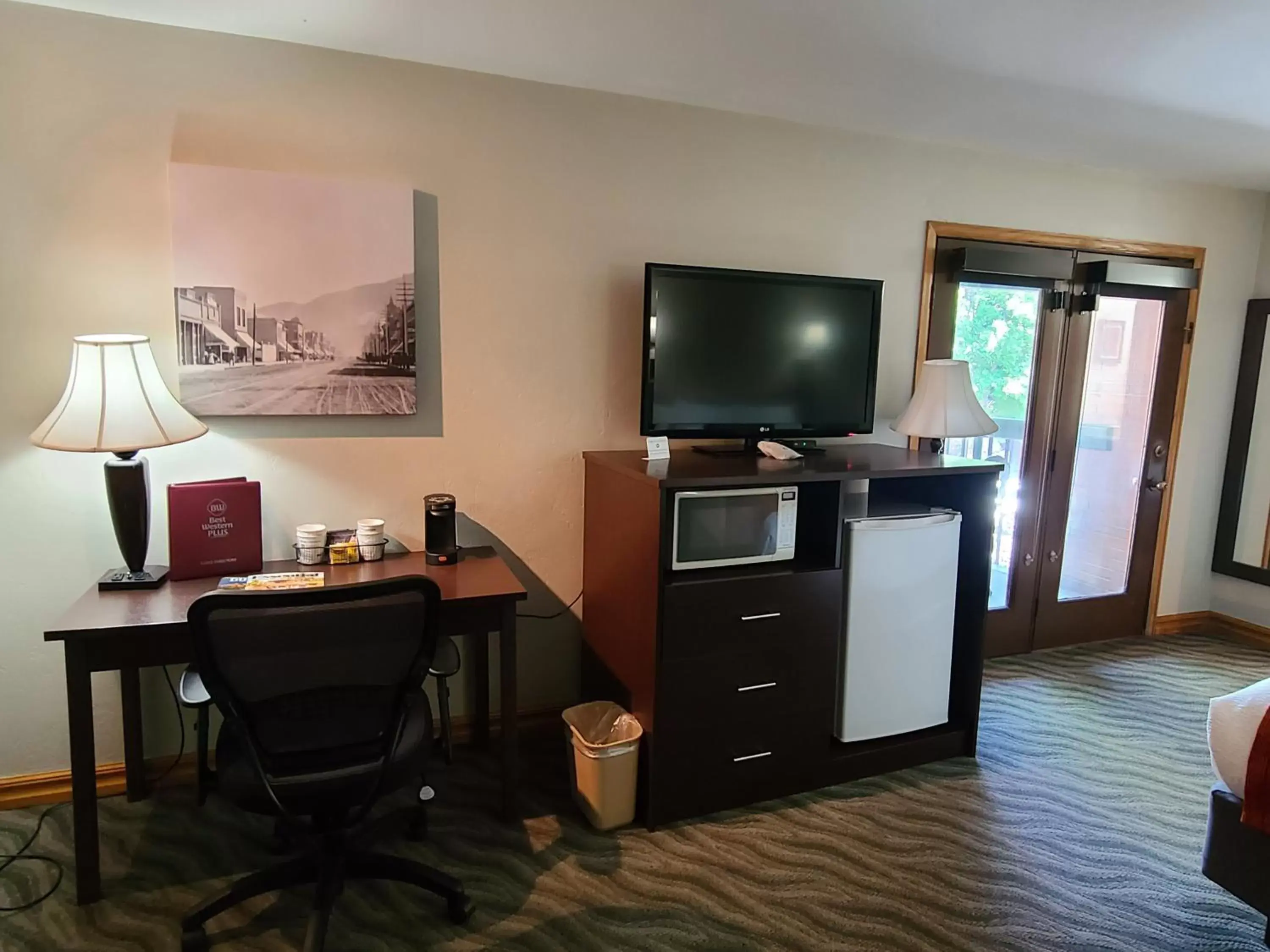 TV and multimedia, TV/Entertainment Center in Best Western Plus Rio Grande Inn