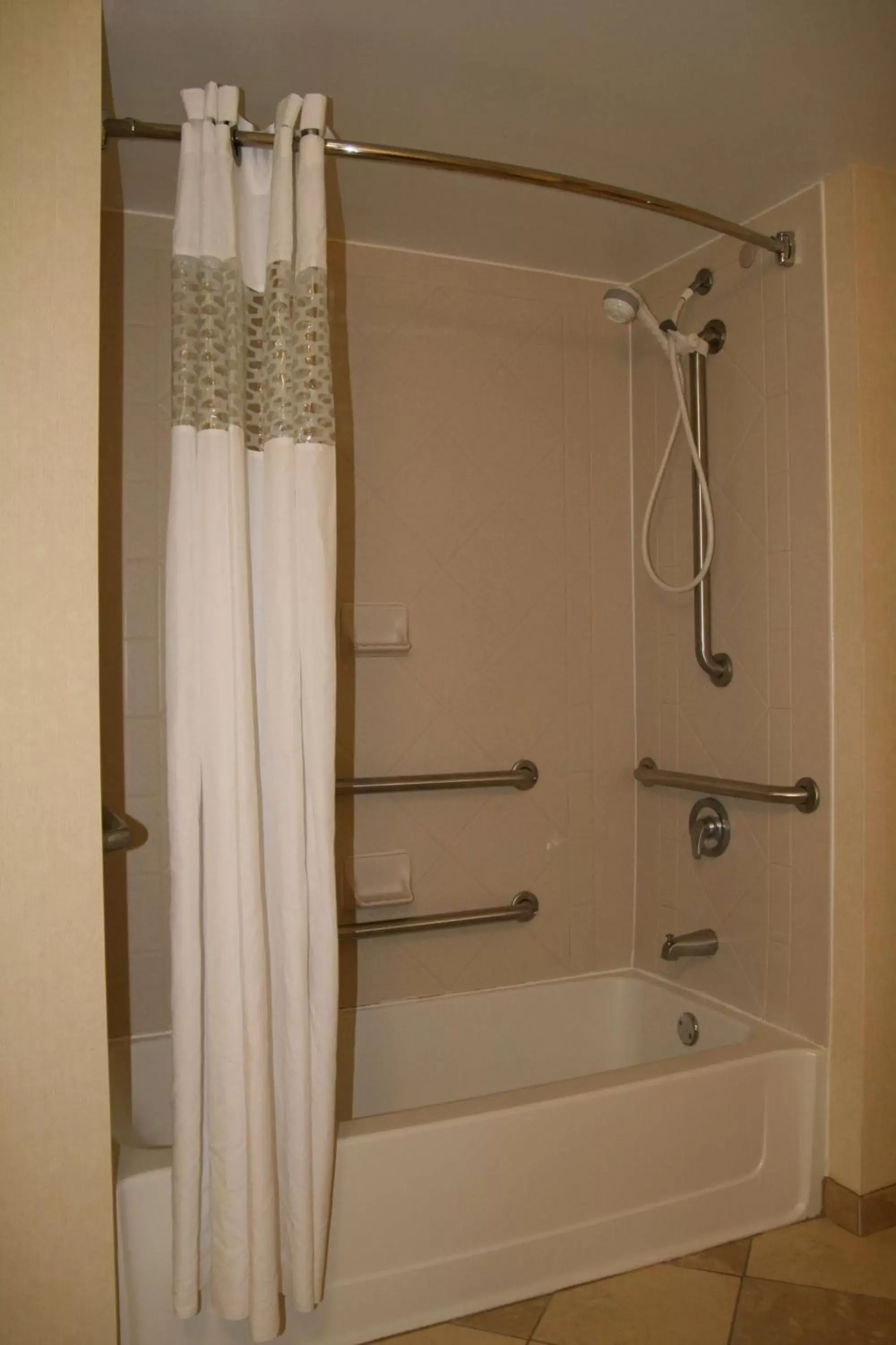 Bathroom in Hampton Inn & Suites Nashville-Smyrna