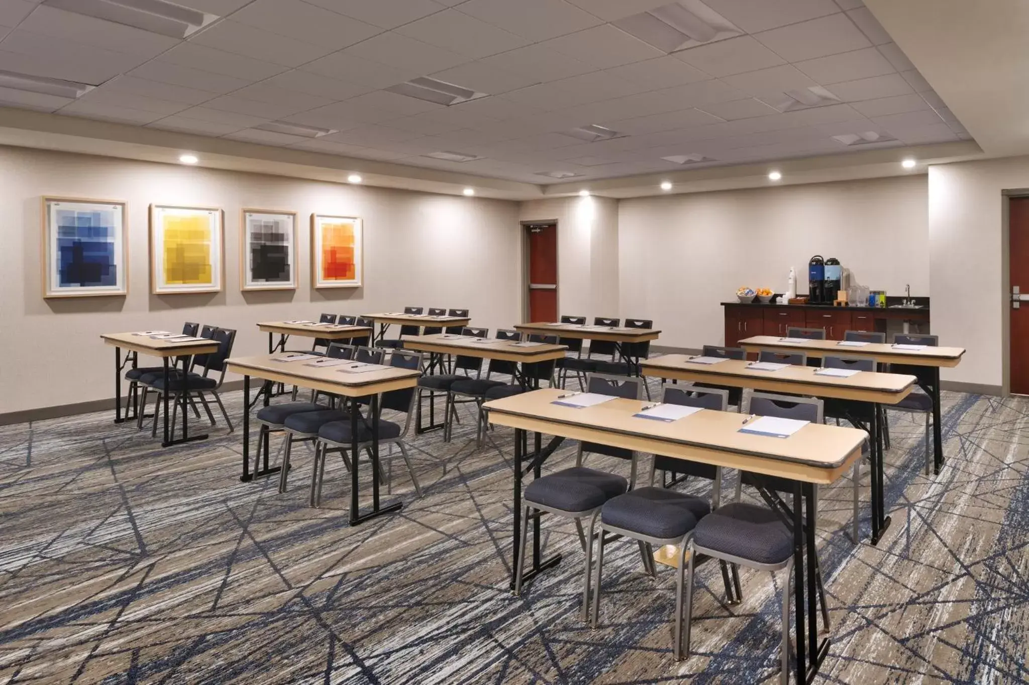 Meeting/conference room, Restaurant/Places to Eat in Holiday Inn Express and Suites Helena, an IHG Hotel