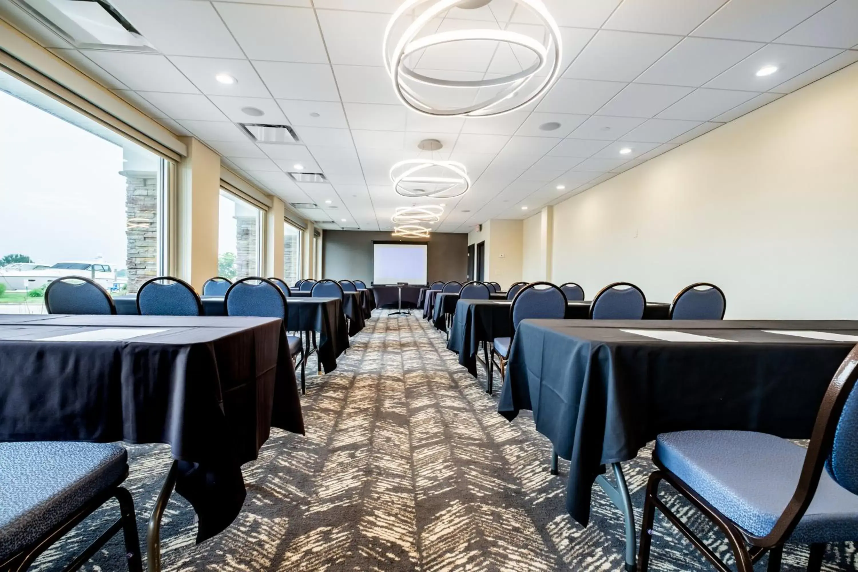 Meeting/conference room in Holiday Inn Grand Haven-Spring Lake, an IHG Hotel