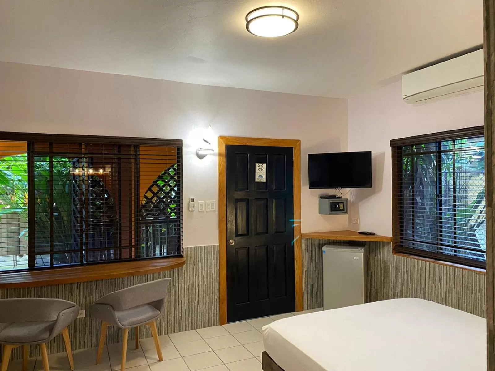 TV and multimedia in Sunrise Club Hotel