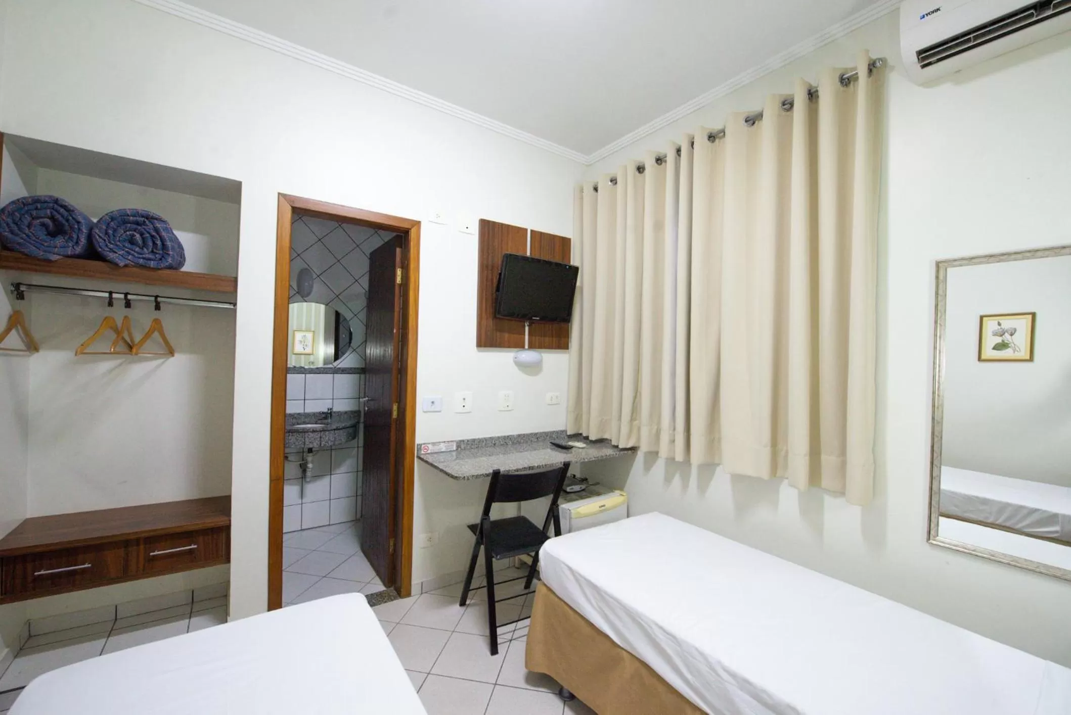 Bedroom, Bed in Araucaria Hotel Business - Maringá