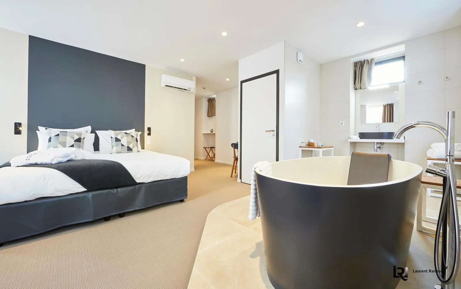 Bed in Le Manoir de Kerbot